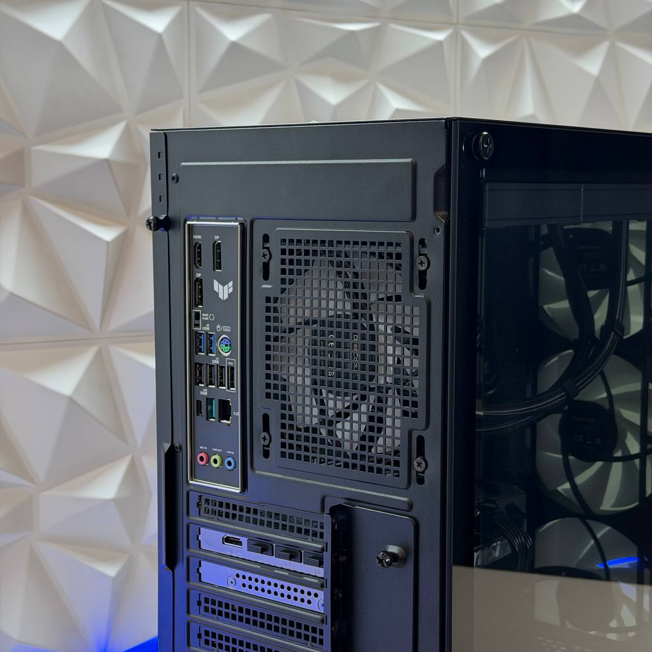 Системный блок AMD Ryzen 5 7500F 3.7GHz/RTX5060 8Gb/16Gb DDR5/1Tb SSD/650W