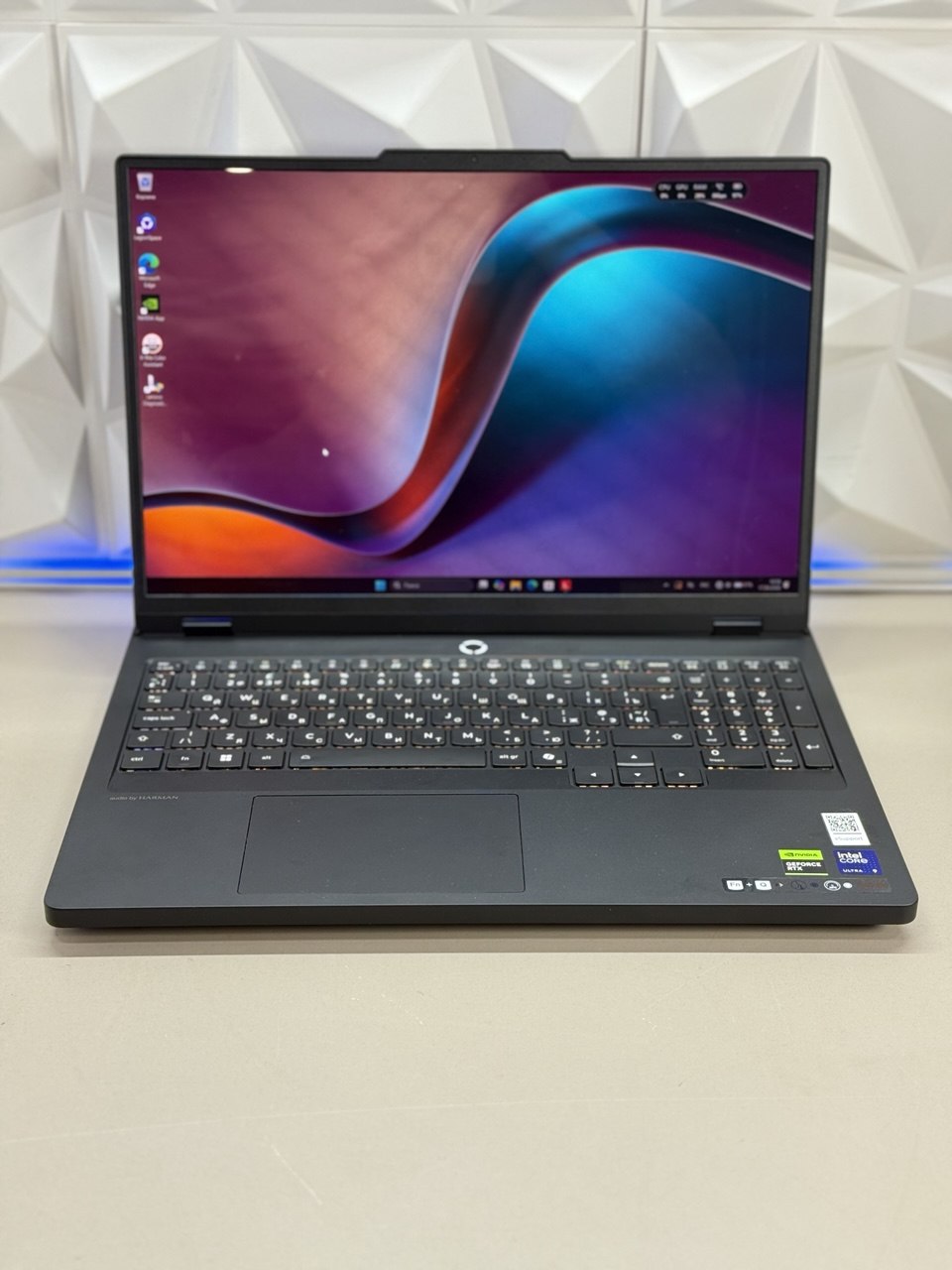 Ноутбук Lenovo Legion Pro 5 16IAX10H Ul9 275HX/32Gb/SSD1Tb/RTX5070Ti 12Gb/16"/OLED/WQXGA/noOS/black