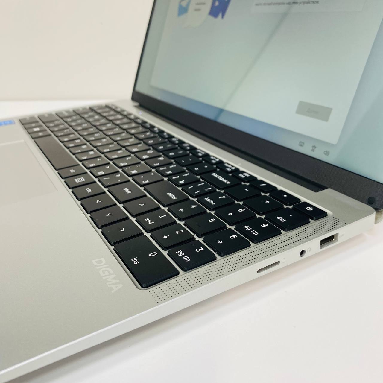 Ноутбук Digma EVE C5403 Cel N4020/4Gb/SSD128Gb/600/15.6"/IPS/FHD/W11Pro/silver/5000mAh