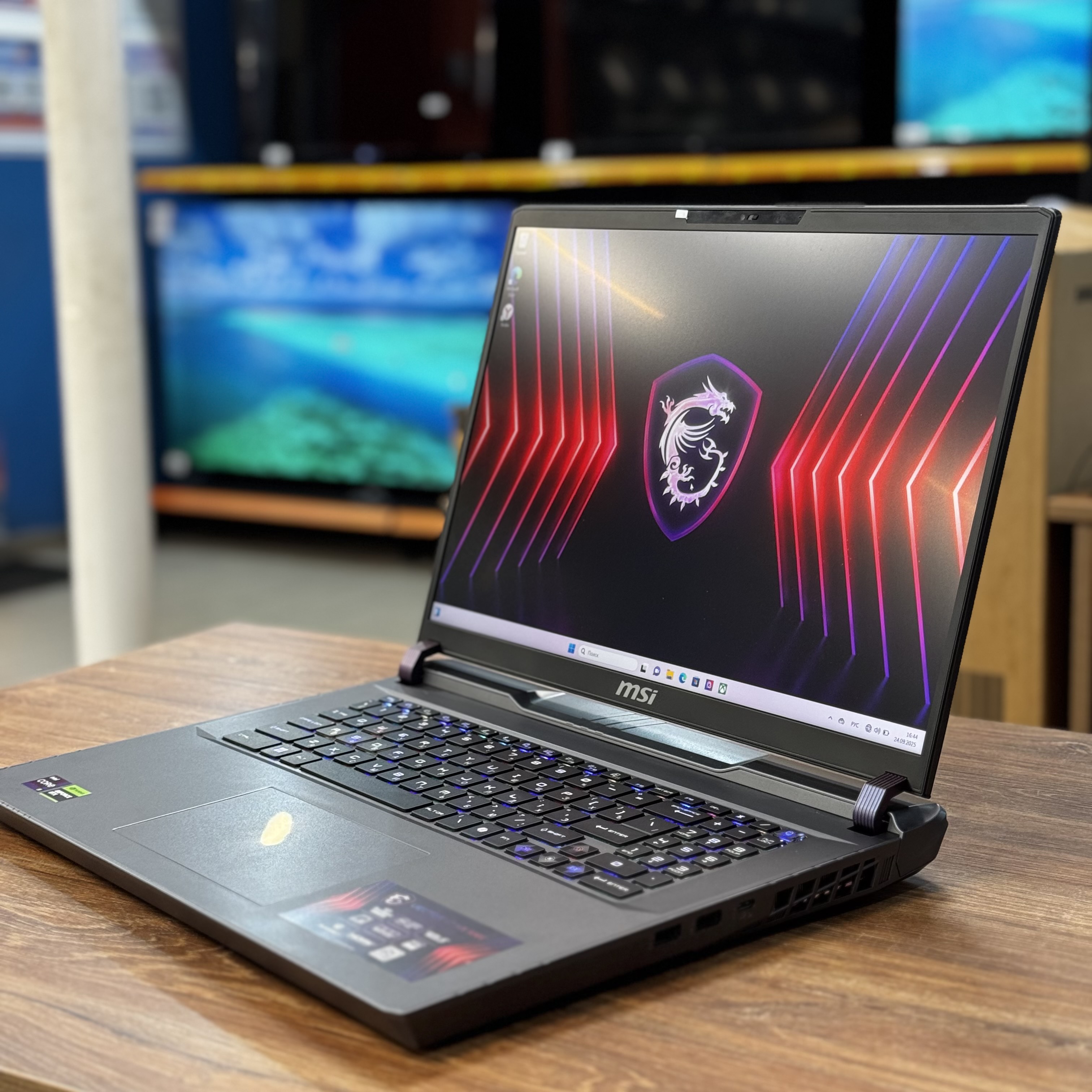 Ноутбук MSI Vector 17 HX A13VHG-802RU i9-13980HX/16Gb/RTX 4080