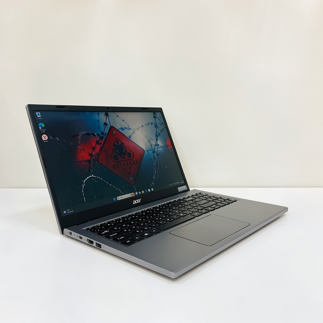 Ноутбук Acer Extensa 15 EX215-23-R8XF Ryzen 5 7520U/16Gb/SSD1Tb/610M/15.6"
