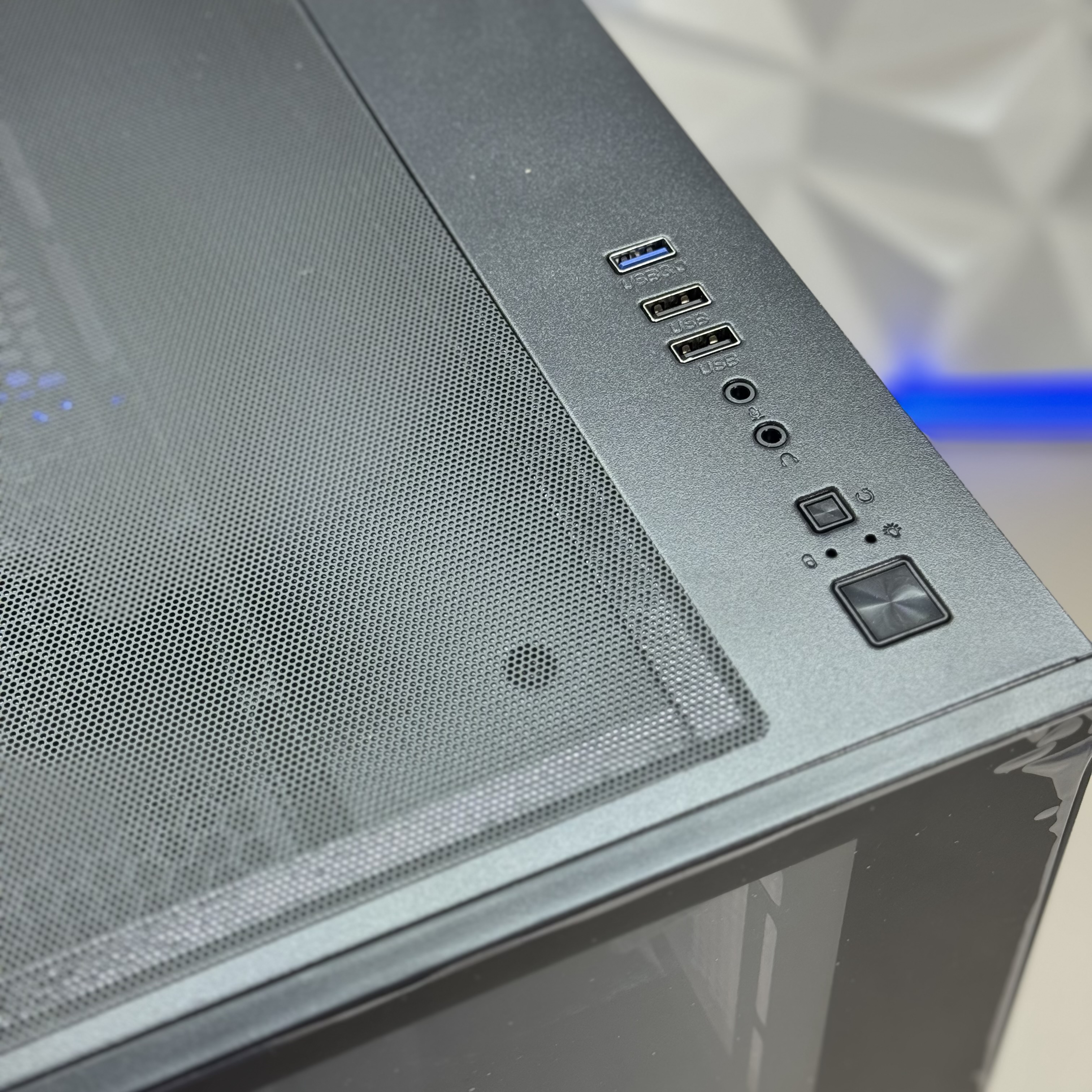 Корпус Formula Crystal Z5 TG черный без БП mATX 6x120mm 1xUSB2.0 1xUSB3.0 audio bott PSU