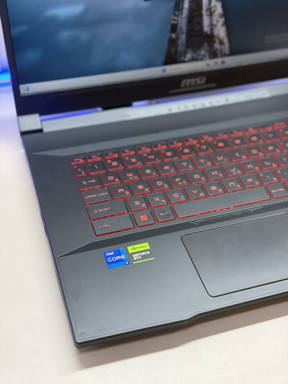 Ноутбук MSI Katana 17 B12UCR-820XRU i7-12650H/8GB*2/512GB*1 SSD/RTX 3050 4GB/17.3(144Hz)