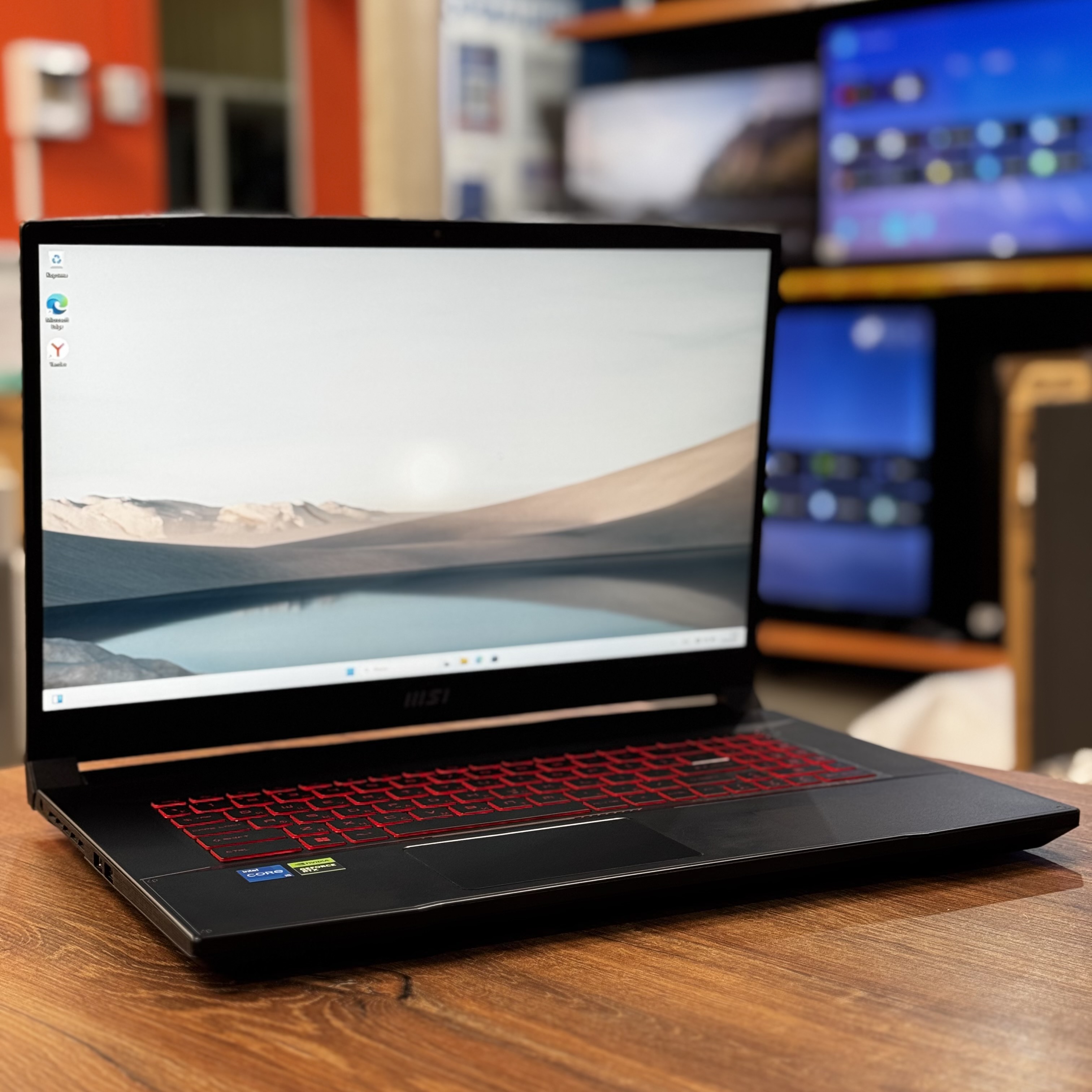 Ноутбук MSI Katana 17 B12UCR-1024XRU