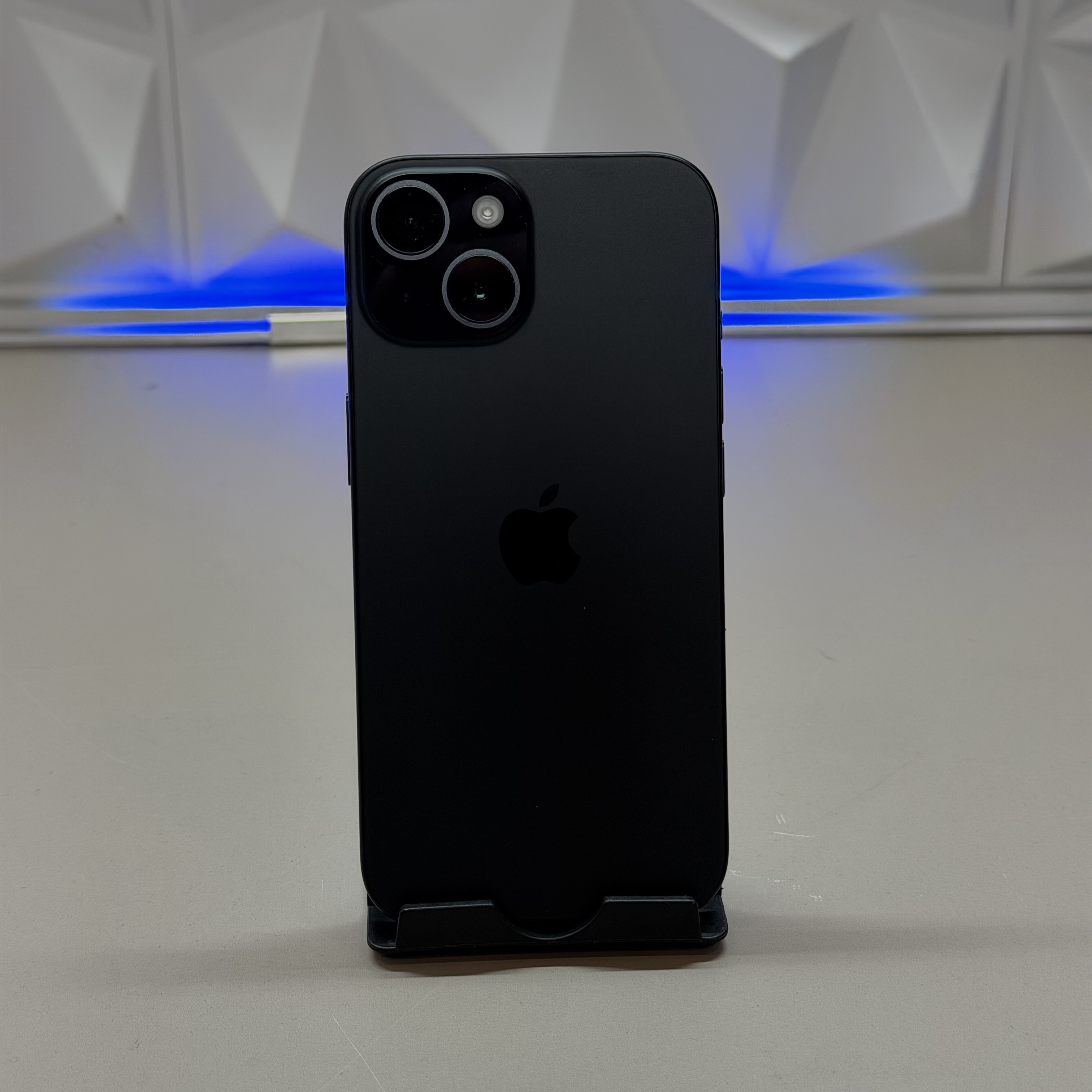 Apple iPhone 15 128Gb Black 100%
