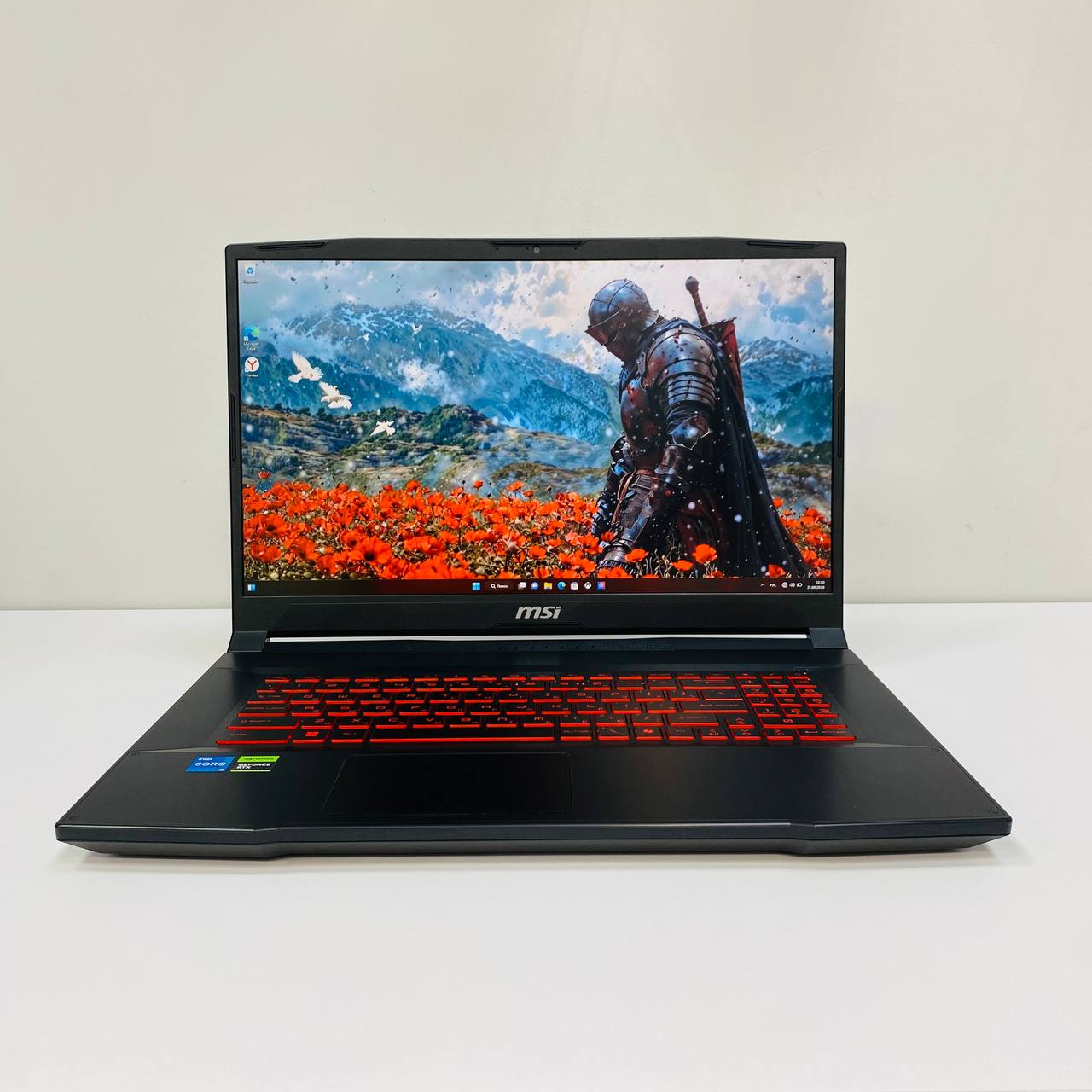 Ноутбук MSI Katana 17 B12UCR-821XRU i5-12450H/16Gb DDR4/RTX 3050 4GB/512Gb SSD/17.3(144Hz)