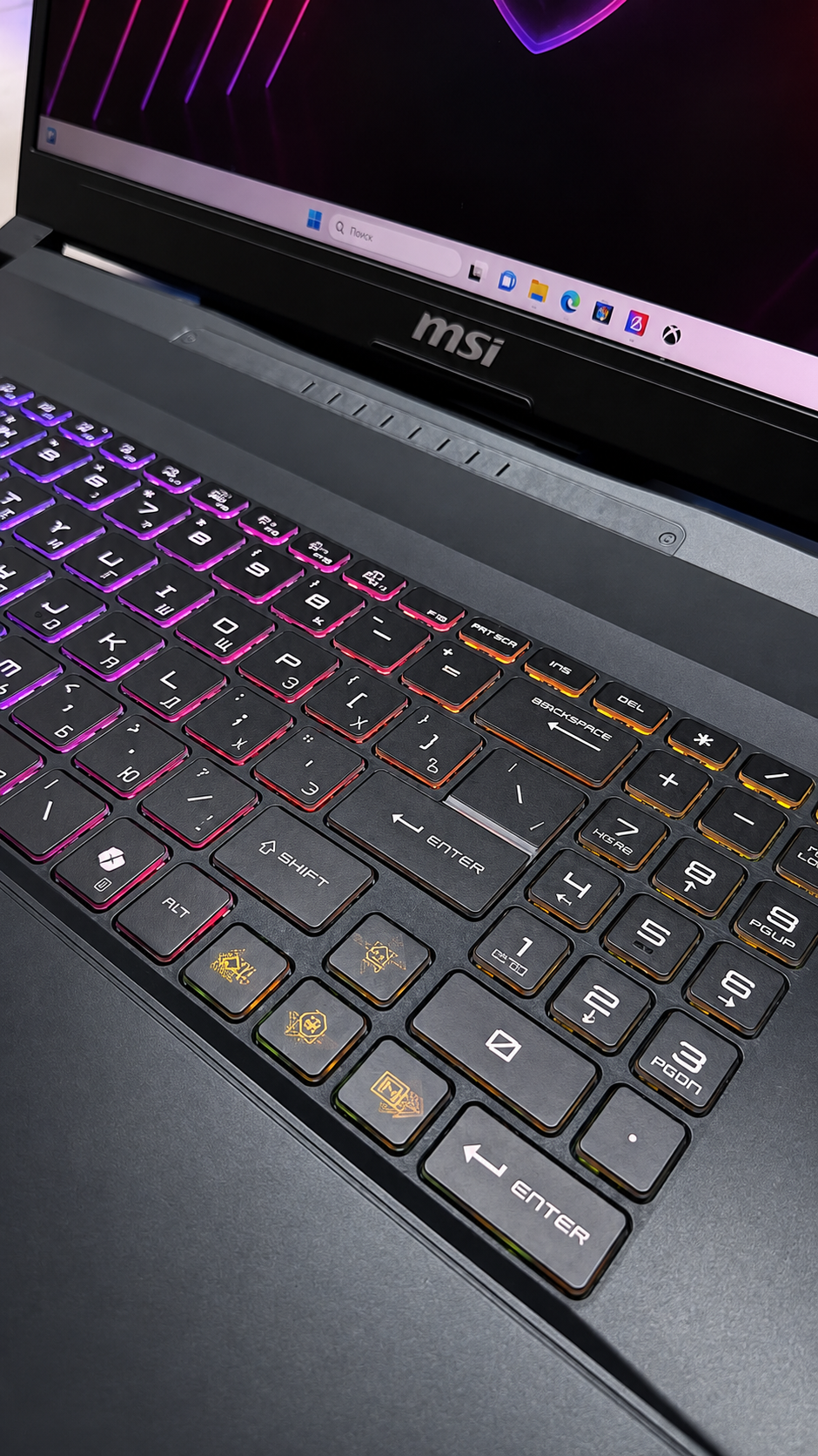 Ноутбук MSI Katana 17 HX B14WGK-052XRU i9-14900HX/RTX 5070 8Gb/16GB*2/1Tb SSD/17.3" (240Hz)