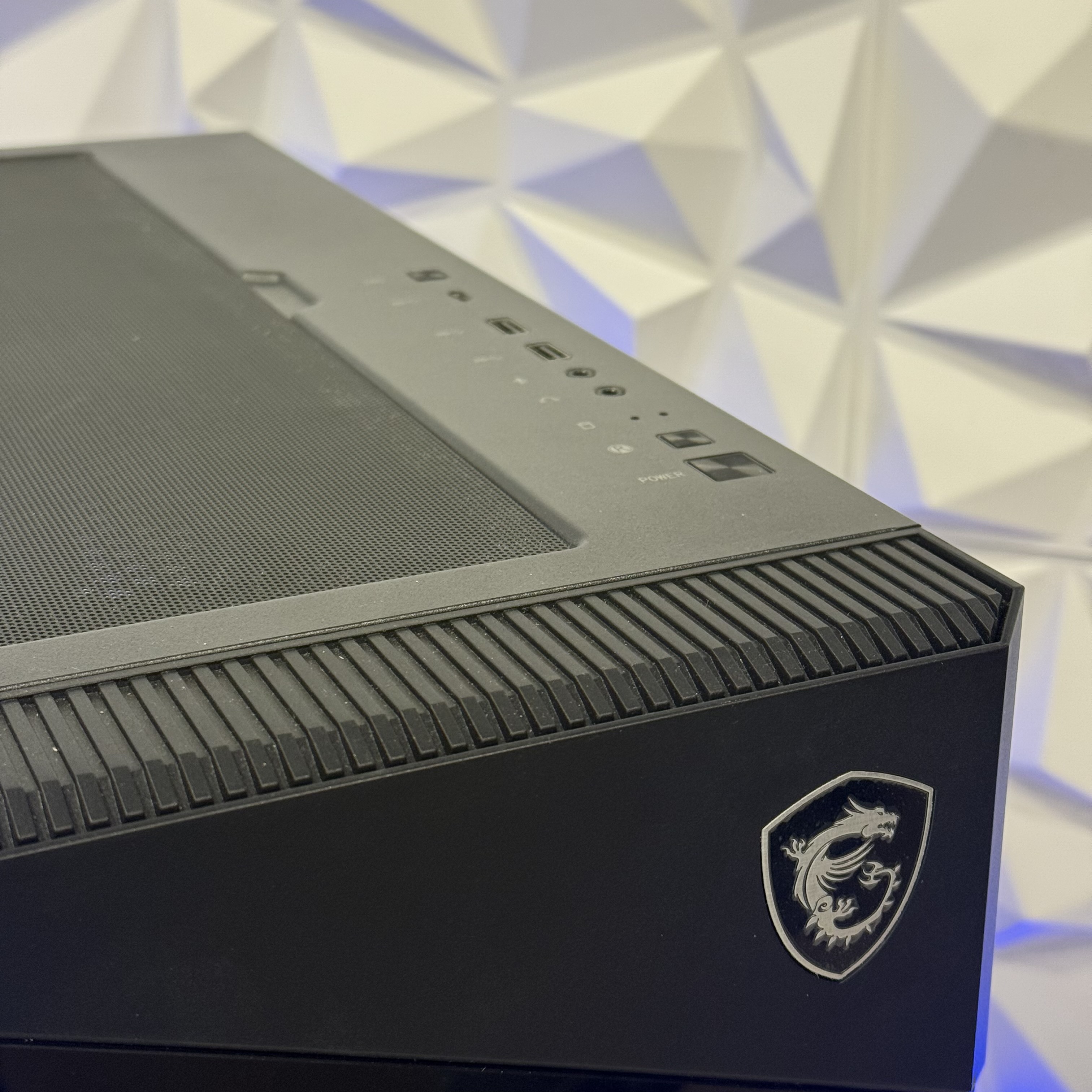 Корпус MSI MPG Velox 100R