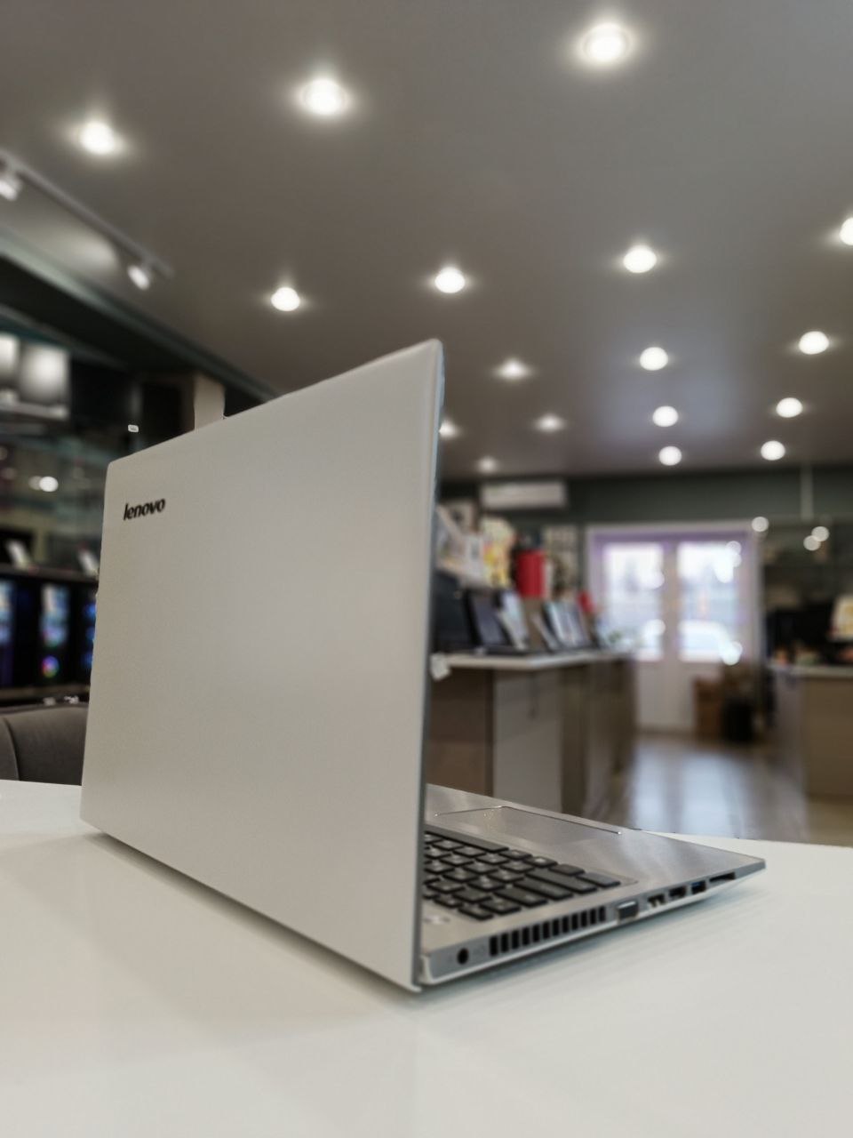 Ноутбук Lenovo Z500 Core i3-3120M 2.5GHzX2/8Gb DDR3/GT740M 2Gb/240Gb SSD/15.6"