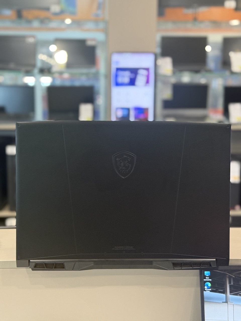 Ноутбук MSI Katana 17 B12UCR-1024XRU i5-12450H/8Gb/RTX 3050