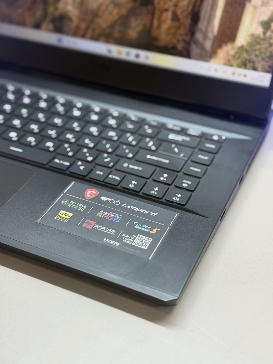 Ноутбук MSI GP66 Leopard 11UG-699XRU