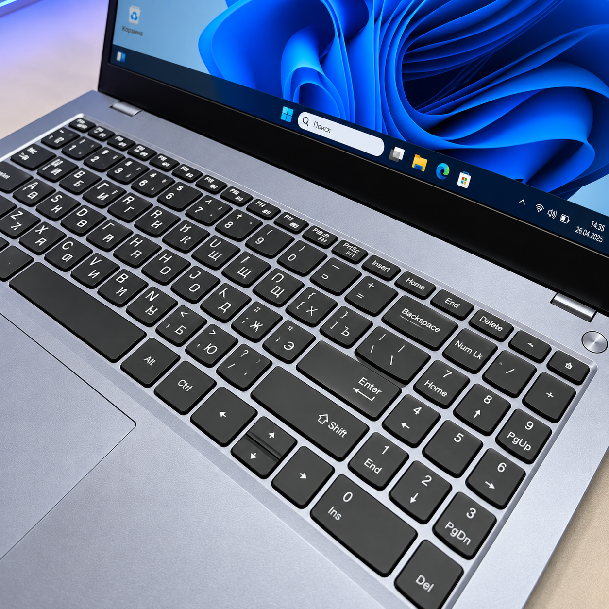 Ноутбук Ryzen 7 6800H/Radeon Graphics/16Gb DDR5/512Gb SSD/15.6"
