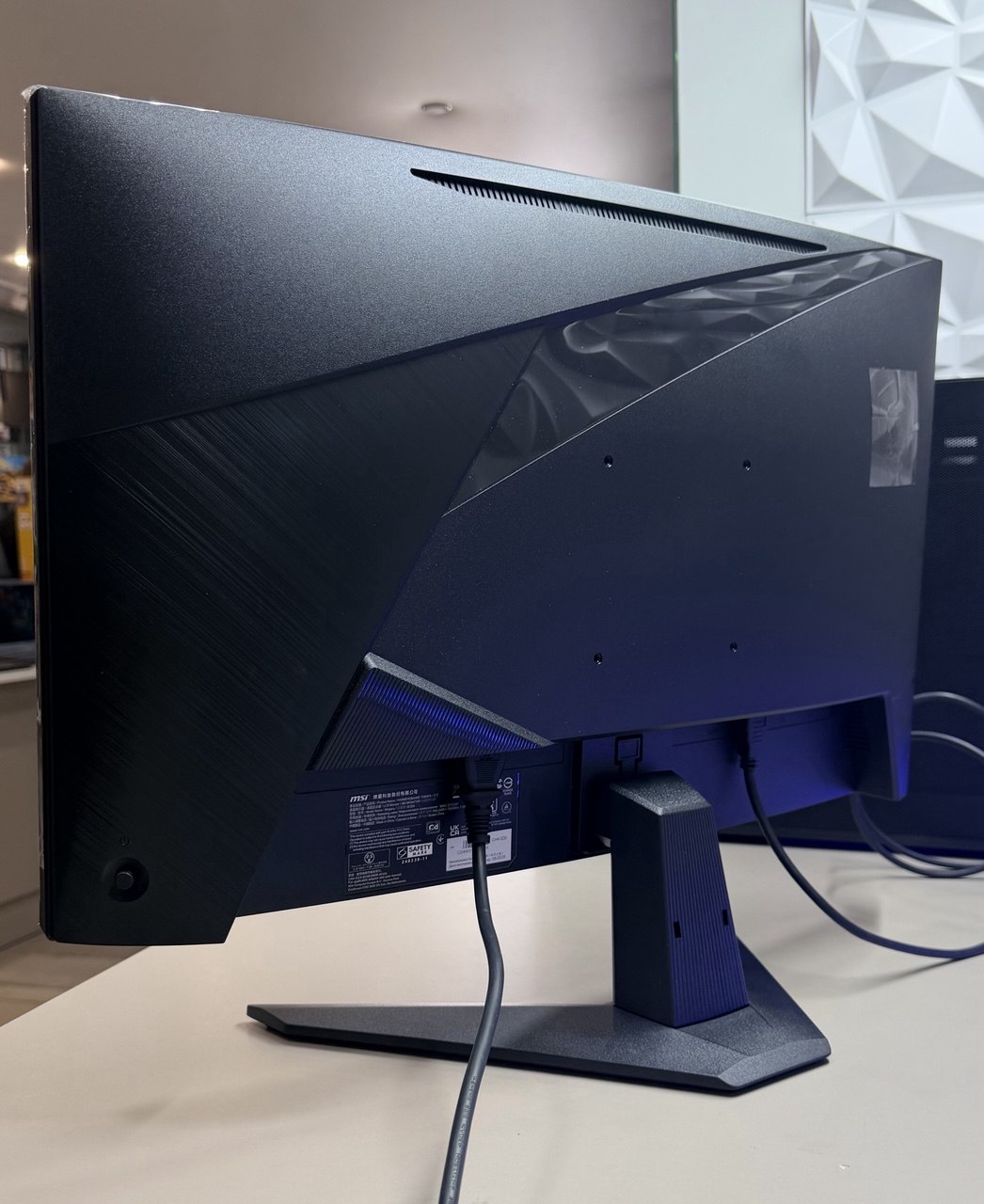 Монитор MSI MAG 27CQ6F 27", 2560x1440 180 Гц