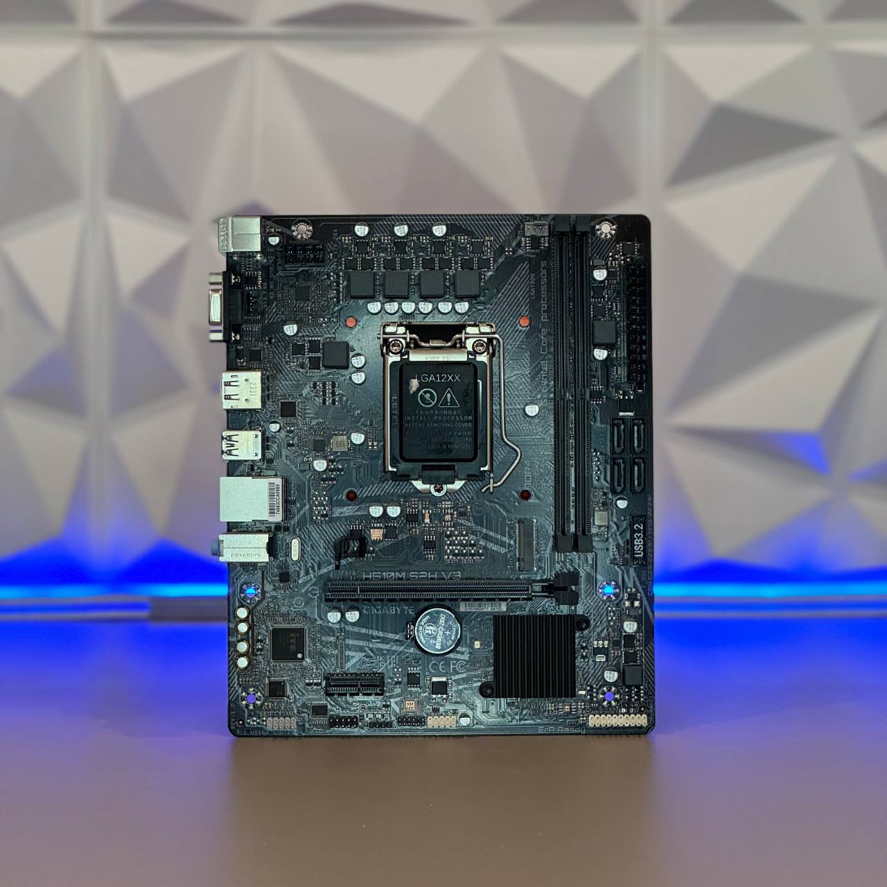 Материнская плата Gigabyte H510M S2H V3 Soc-1200 Intel H470 2xDDR4 mATX AC`97 8ch(7.1) GbLAN+VGA+HDM