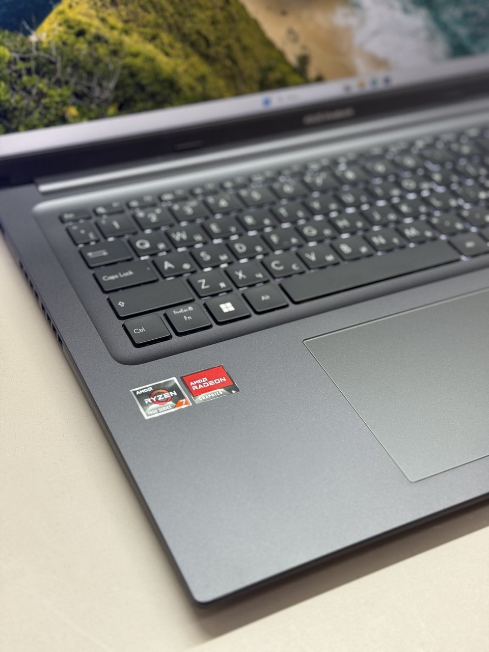 Ноутбук Asus VivoBook M3704YA-AU052 Ryzen 7 7730U/16Gb/SSD512Gb/17.3"