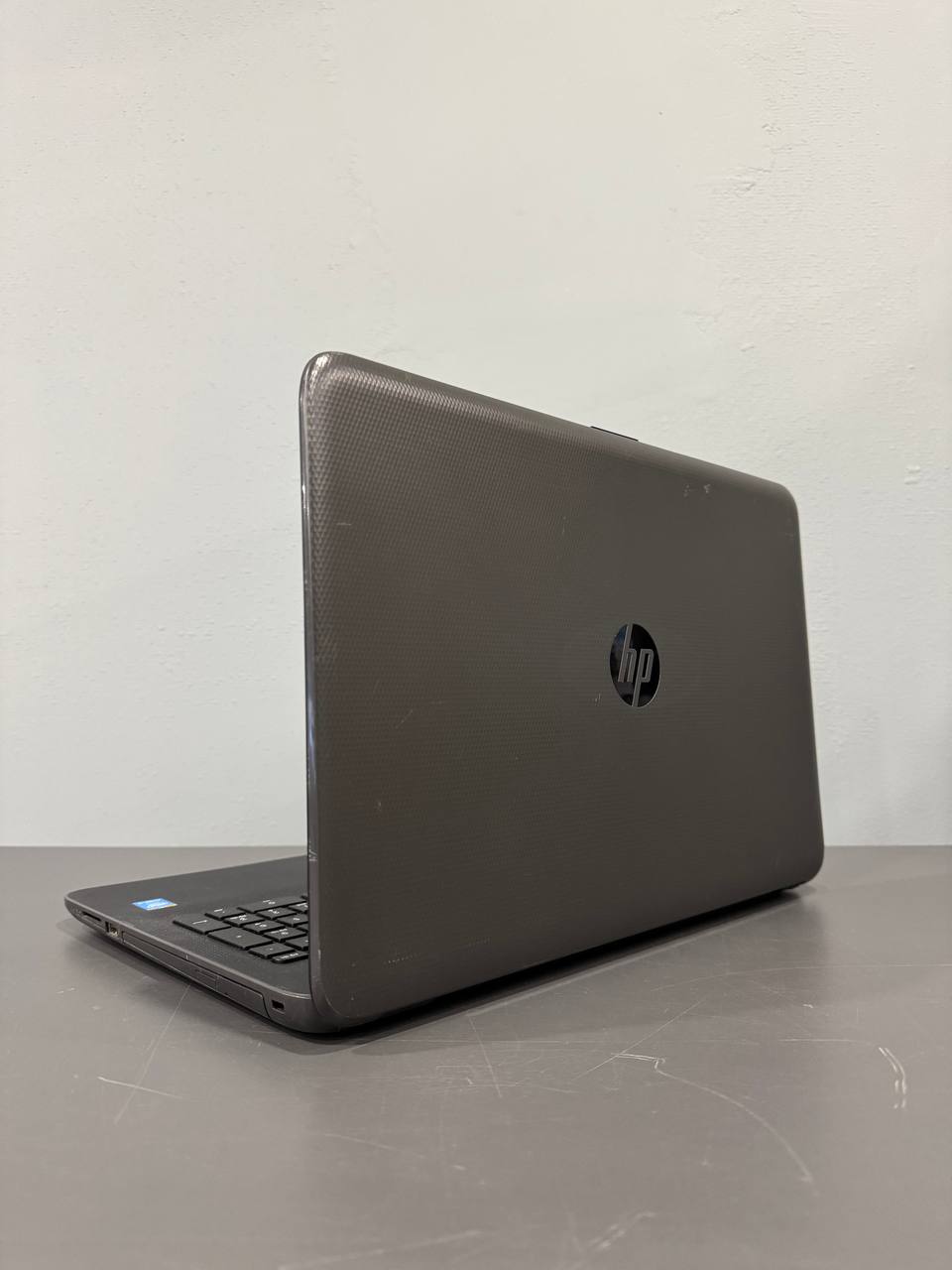 Ноутбук HP 250 G4 15.6/1366x768/Core i3 4005U/8gb/256gb SSD/DVD/WiFi/BT/Cam