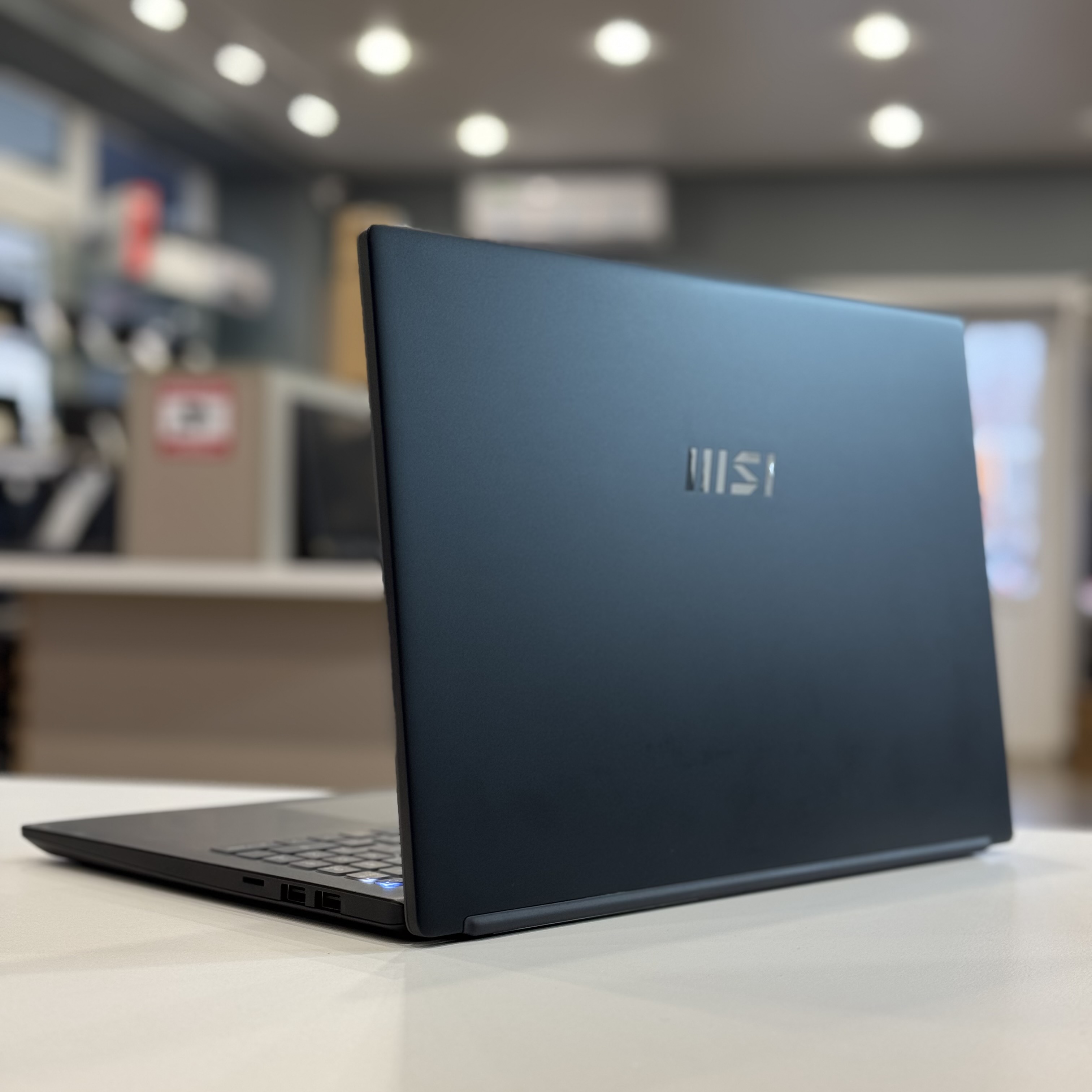 Ноутбук MSI Modern 15 H B13M-098RU