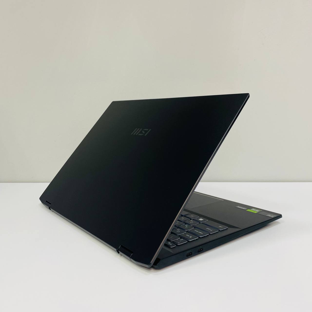 Ноутбук MSI Summit E16 AI Studio A1VETG-017RU Ultra 7 155H/RTX4050/16Gb DDR5/1Tb SSD