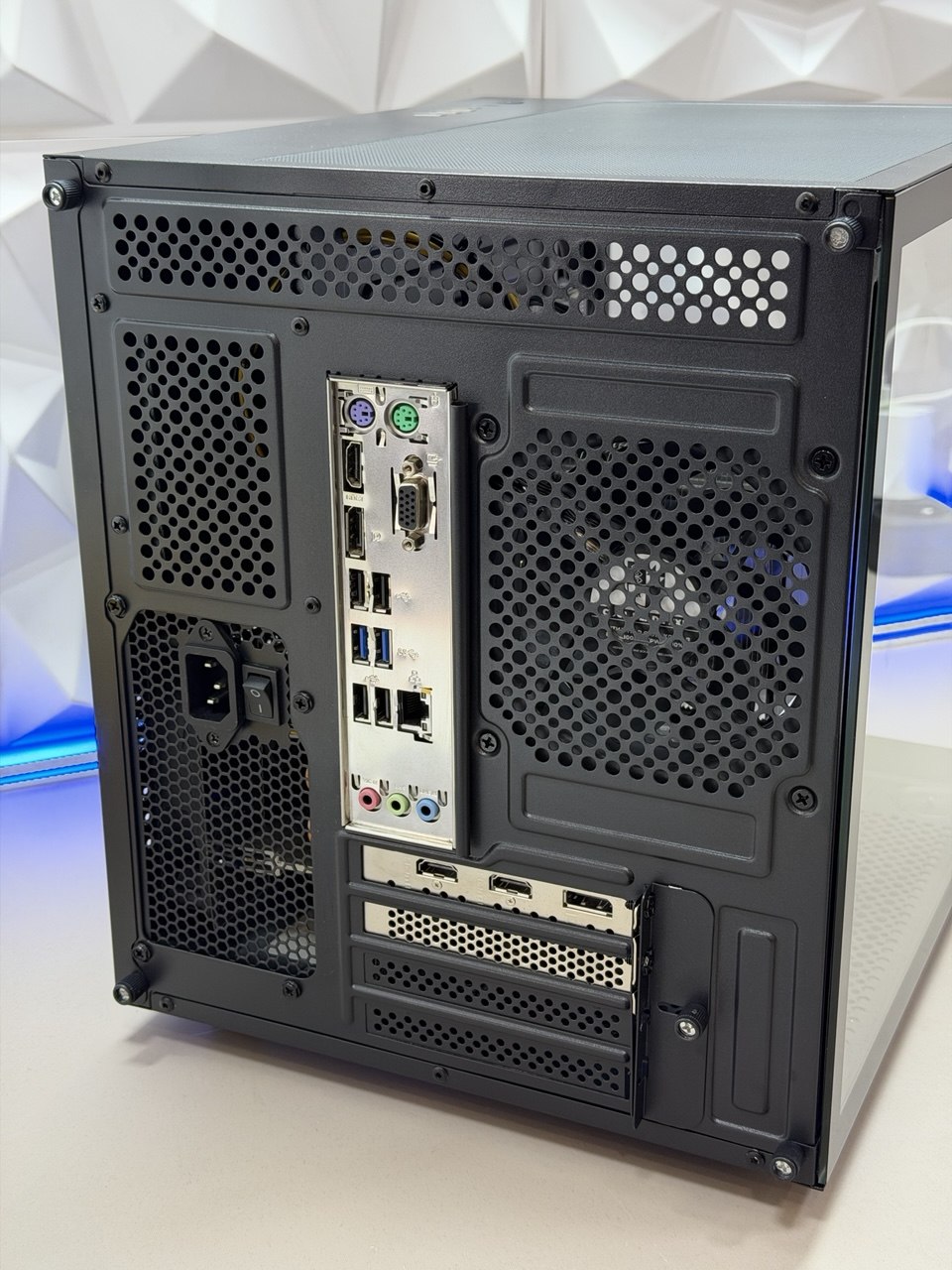 Игровой ПК i5-11400F/RTX3050 6Gb/16Gb DDR4/256Gb SSD+1Tb HDD/700W