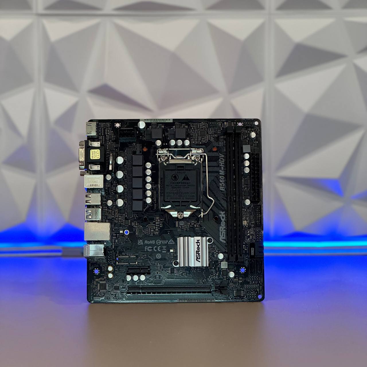 Материнская плата Asrock B560M-HDV R3.0 Soc-1200 Intel B560 2xDDR4 mATX AC`97 8ch(7.1) GbLAN+VGA+DVI