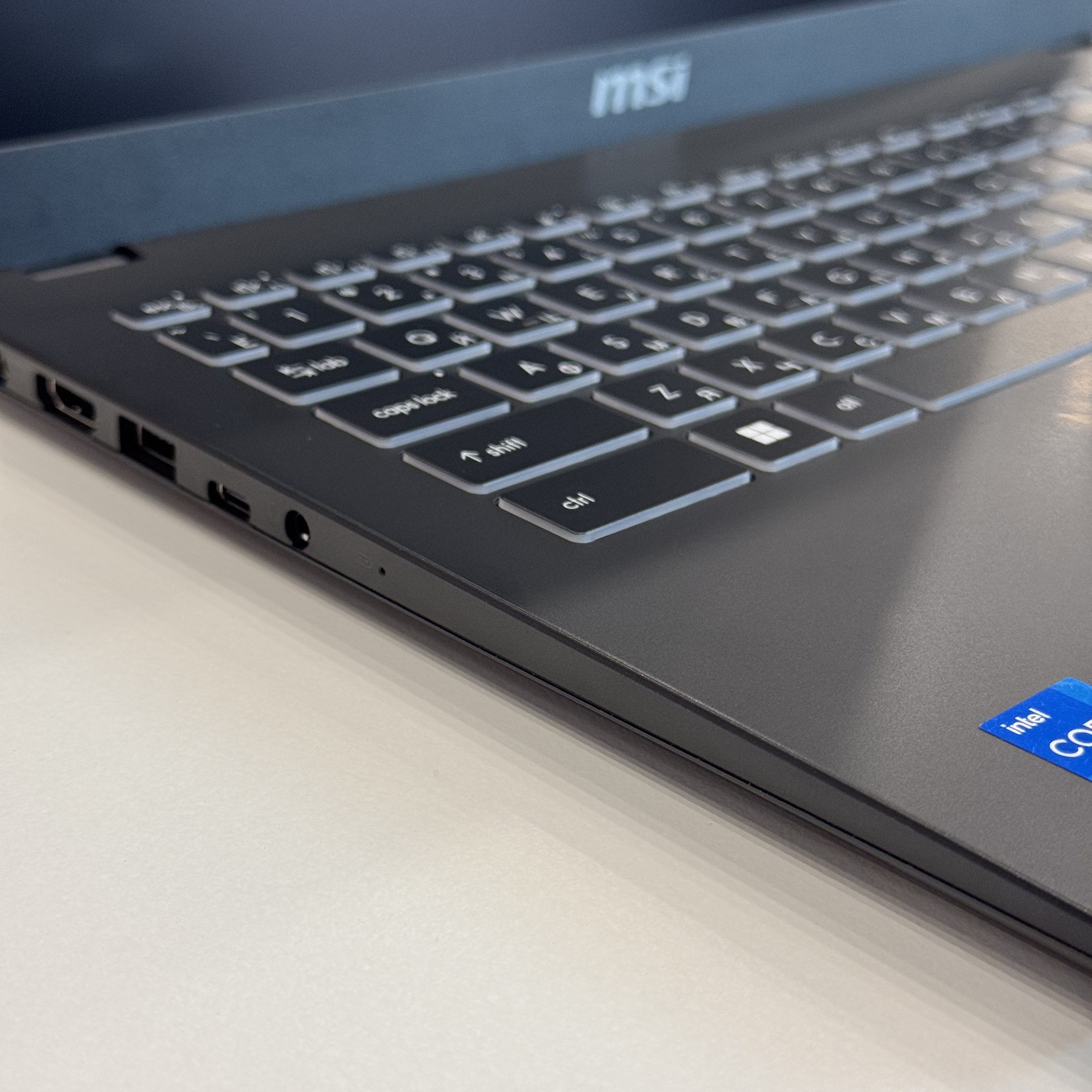 Ноутбук MSI Modern 15 H B13M-098RU