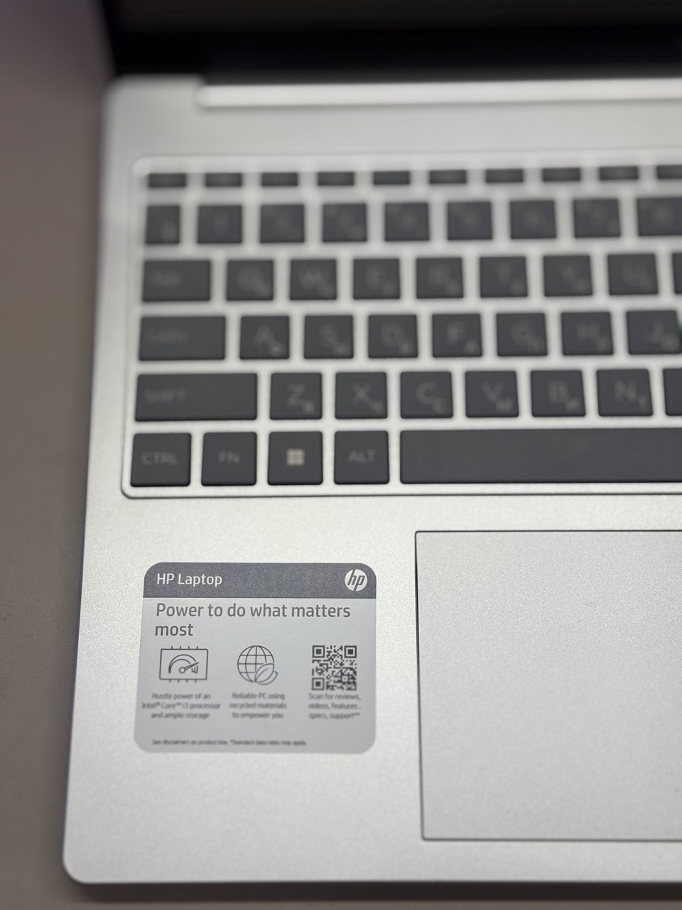 Ноутбук HP 15-fd0131wm i3 N305/8Gb/SSD256Gb/15.6"/IPS/FHD/W11H/silver