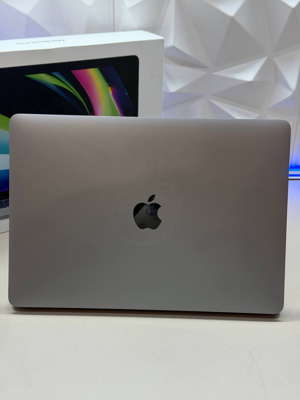 Ноутбук Apple Macbook Pro A2338/M2 chip/8Gb RAM/512Gb SSD/13''