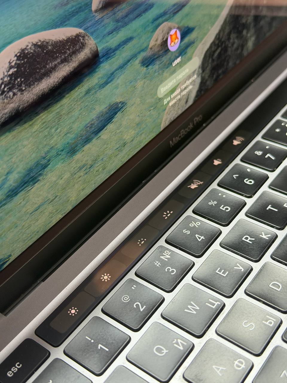 Ноутбук Apple Macbook Pro A2338/M2 chip/8Gb RAM/512Gb SSD/13''