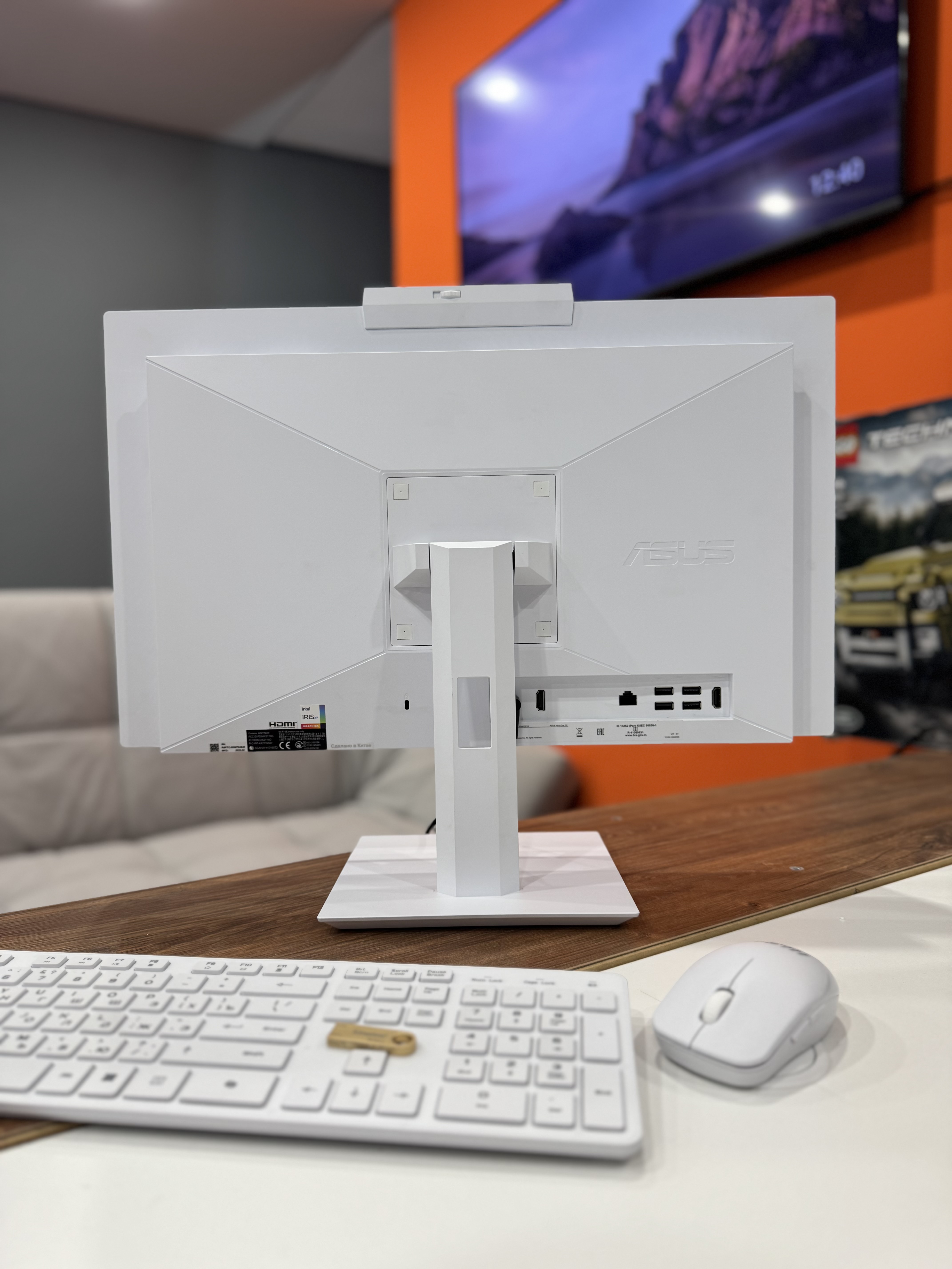 Моноблок Asus A5402WVAK-WA0240 23.8" Full HD i7 1360P/16Gb/SSD512Gb/Iris Xe/CR/noOS/kb/m/белый