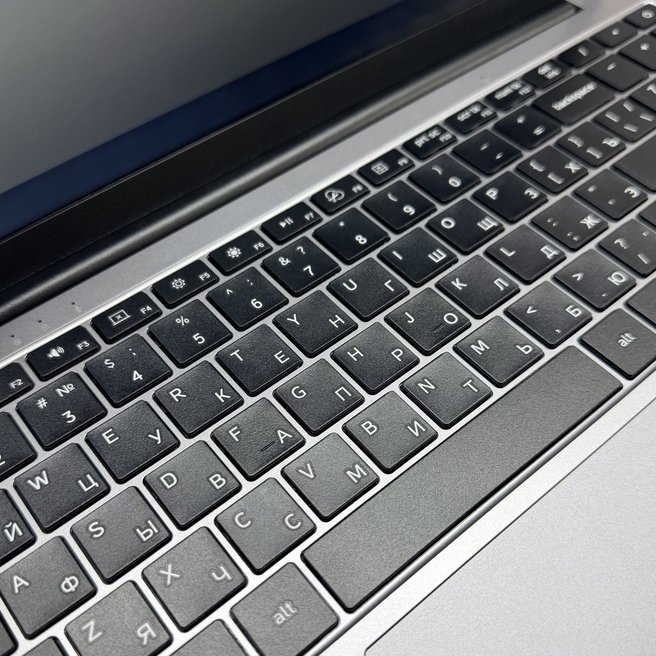 Ноутбук Digma EVE P5850 PenS N5030/8Gb/SSD256Gb/605/15.6"/IPS/FHD/W11Pro/grey/5000mAh