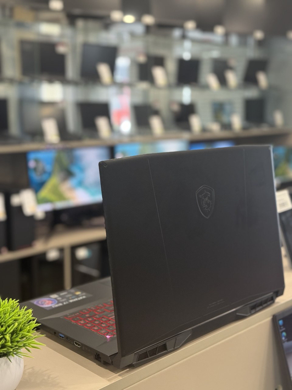 Ноутбук MSI Katana 17 B12UCR-1024XRU i5-12450H/8Gb/RTX 3050