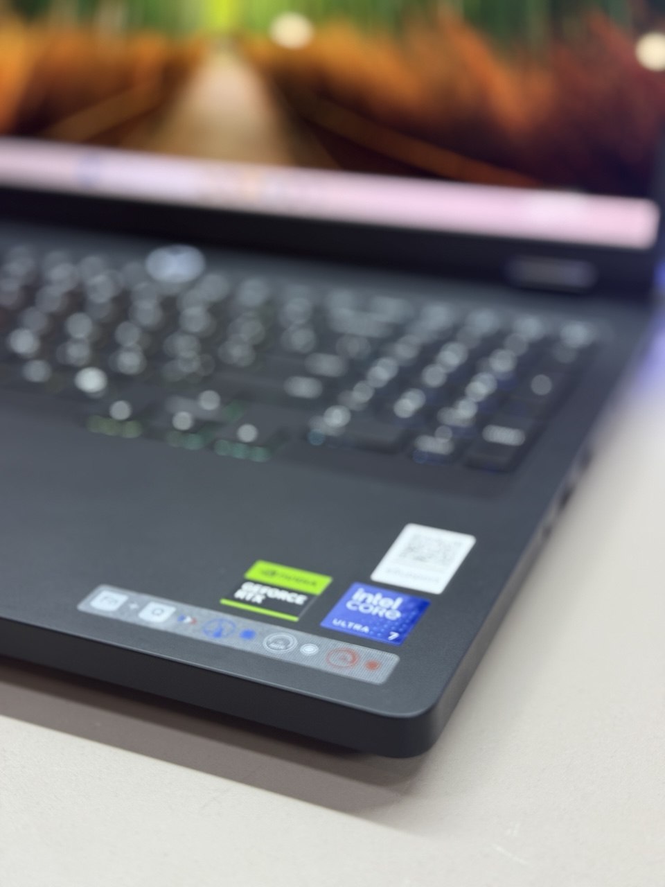 Ноутбук Lenovo Legion Pro 5 16IAX10 Ul7 255HX/32Gb/SSD1Tb/RTX 5060 8Gb/16"/OLED/WQXGA/noOS/black