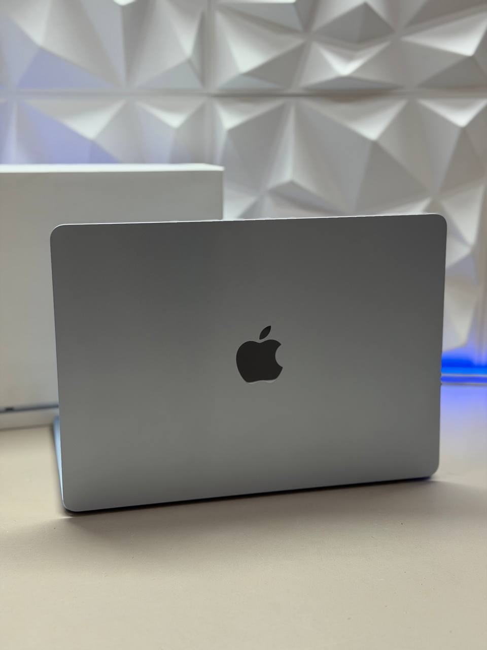 Ноутбук Apple MacBook Air A3240, 13.6", 2025, Retina, Apple M4 10 core 4ГГц, 10-ядерный, 16ГБ 256ГБ SSD, macOS, голубой