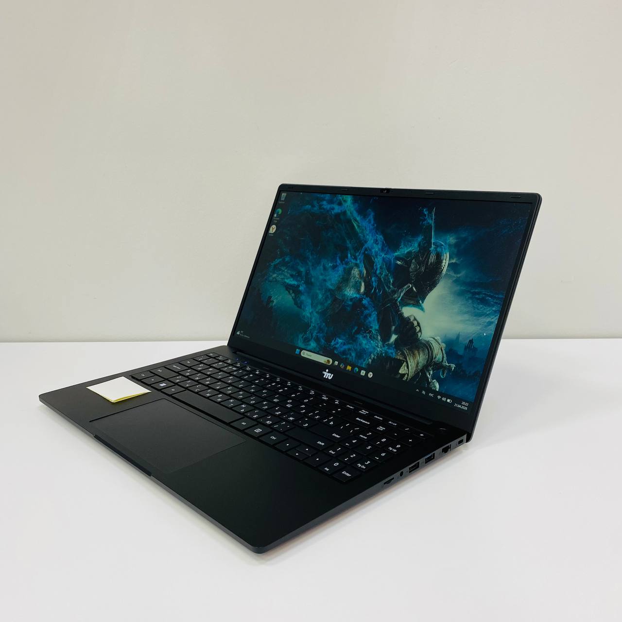 Ноутбук IRU Strato 15ALI i3 1215U/16Gb/SSD512Gb/15.6"/IPS/FHD/DOS/black/6000mAh