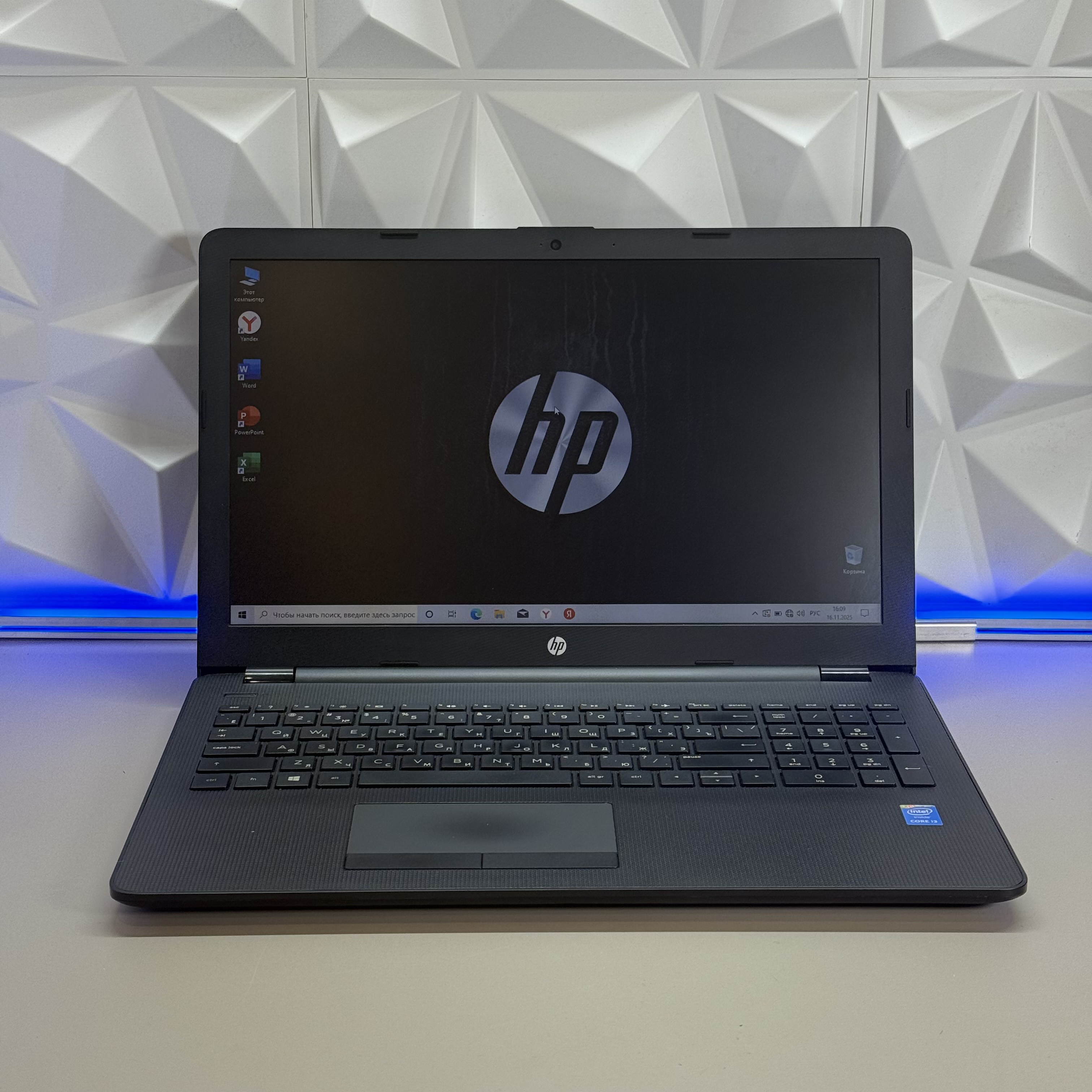Ноутбук HP 15-BS1xx i3-5005U/8Gb DDR4/256Gb SSD/15.6"
