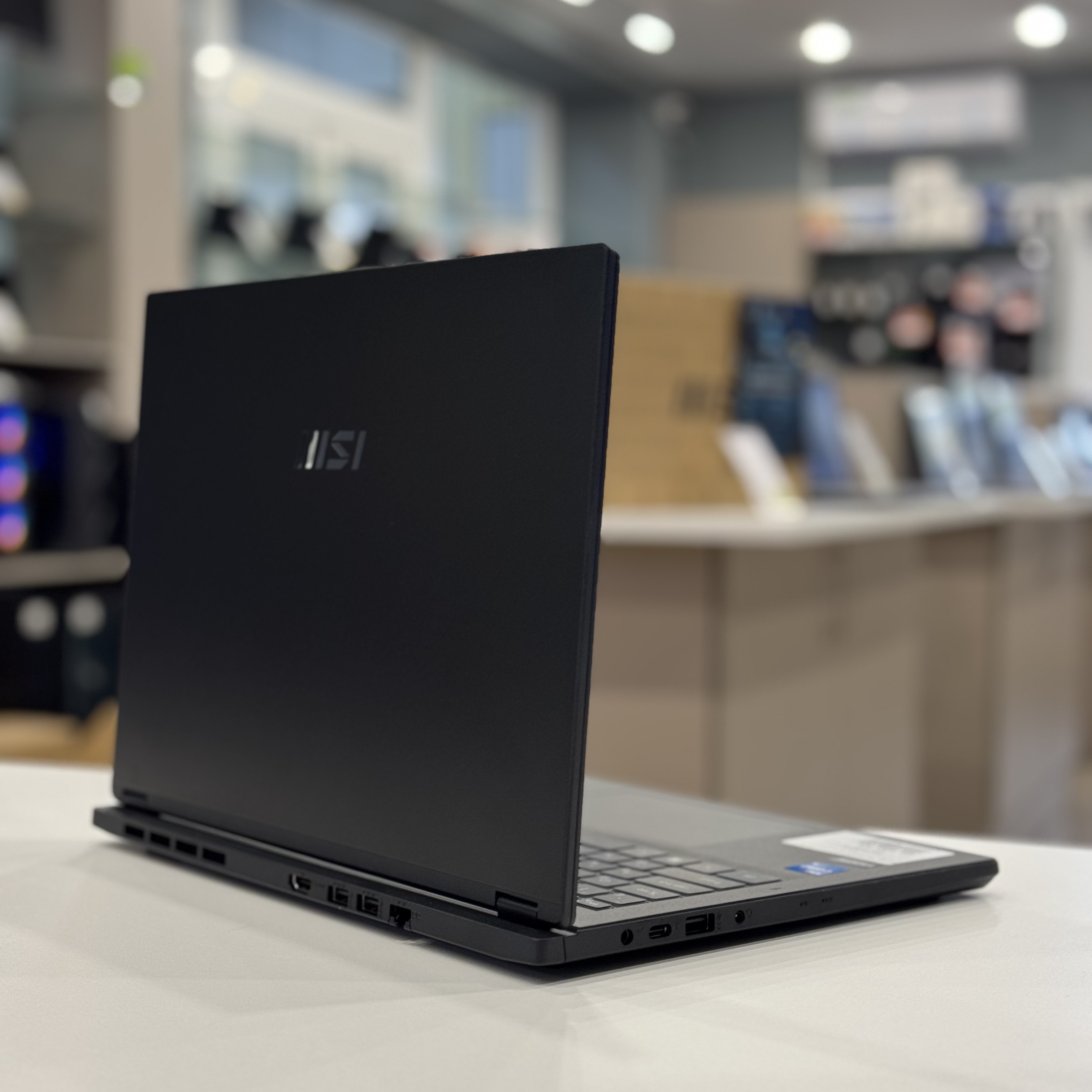 Ноутбук MSI Modern 14 H D13MG-088XRU