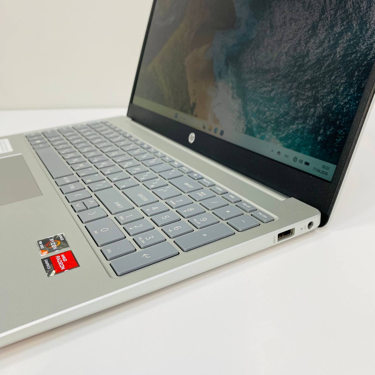 Ноутбук HP 15-fc0165nia Ryzen 3 7320U/8Gb/SSD512Gb/610M/15.6"