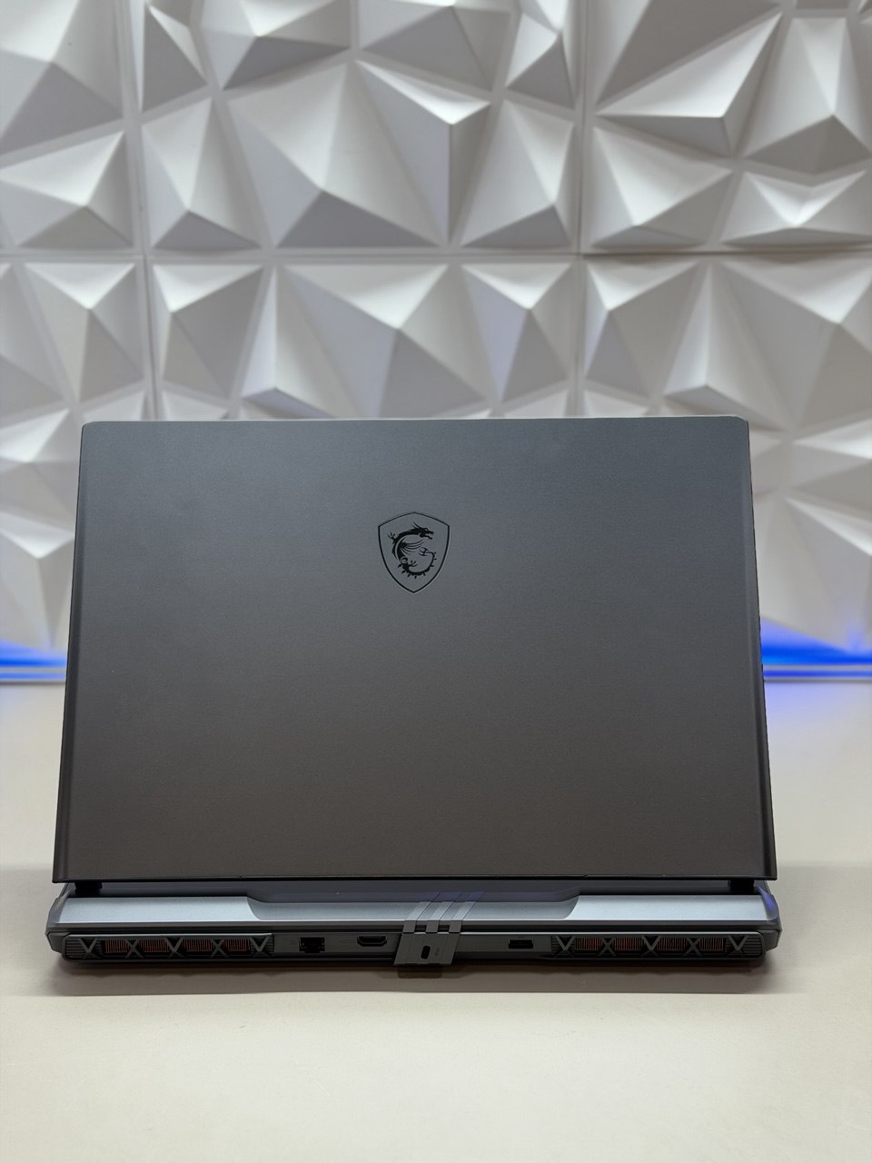 Ноутбук MSI Vector 17 HX AI A2XWHG-065R Core Ultra 9 275HX/16GB*2/1TB SSD/RTX 5070 Ti 12GB/17(240Hz)