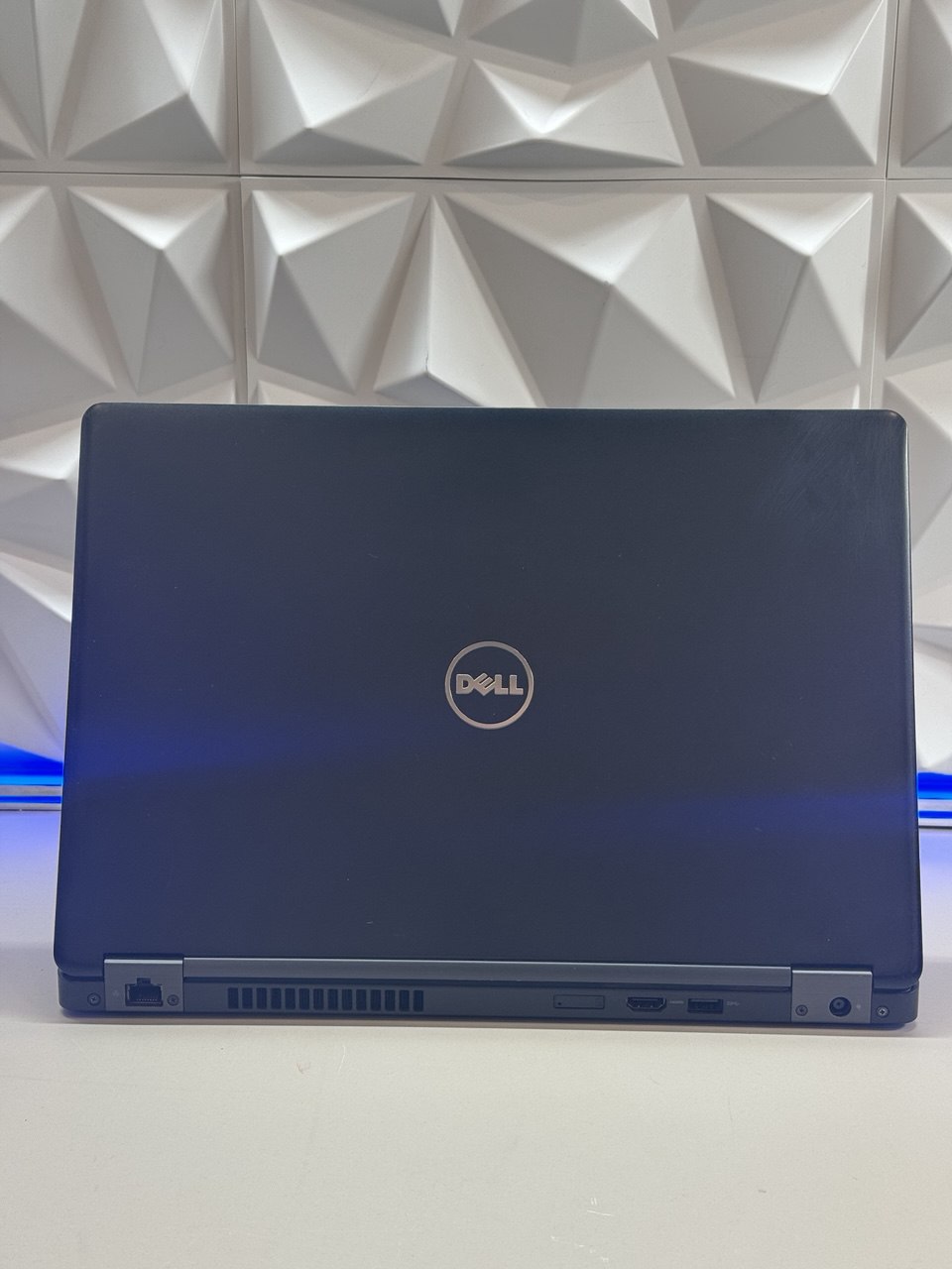Ноутбук Dell Latitude 5480 i5-6200U/16Gb DDR4/256Gb SSD/IHD 520/14"