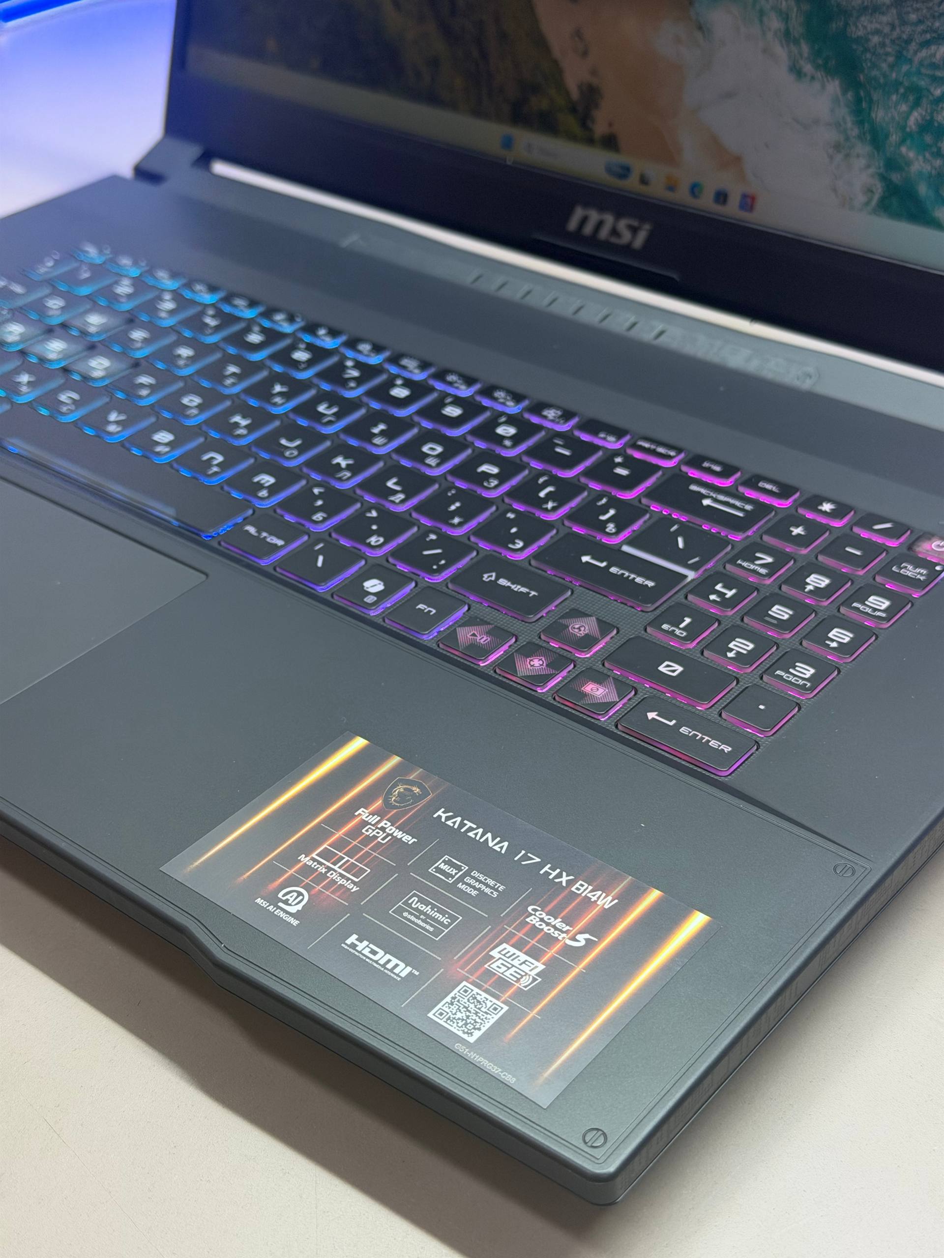 Ноутбук MSI Katana 17 HX B14WFK-218XRU i5-14450HX/16Gb DDR5/RTX 5060 8Gb/1TB SSD/17.3(144Hz)