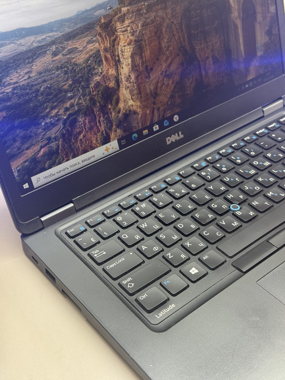 Ноутбук Dell Latitude 5480 i5-6200U/16Gb DDR4/256Gb SSD/IHD 520/14"