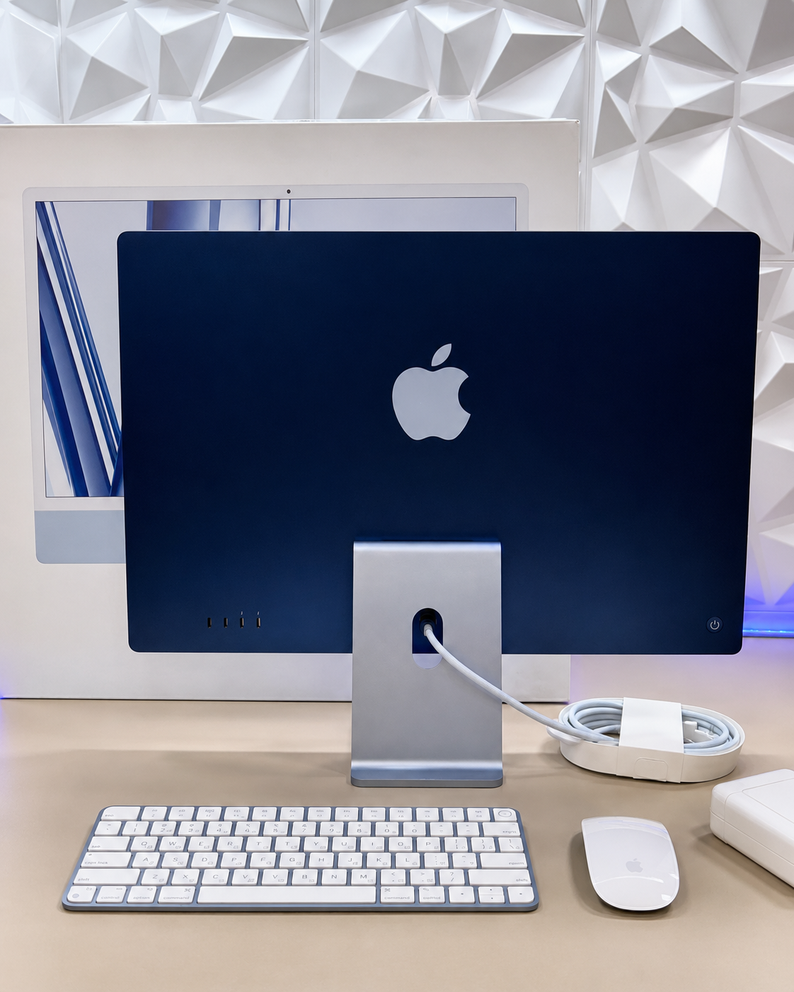 Моноблок Apple iMac A2873 24" 4.5K M3 8 core/8Gb/SSD512Gb/10 core GPU /macOS/kb/m/синий 4480x2520