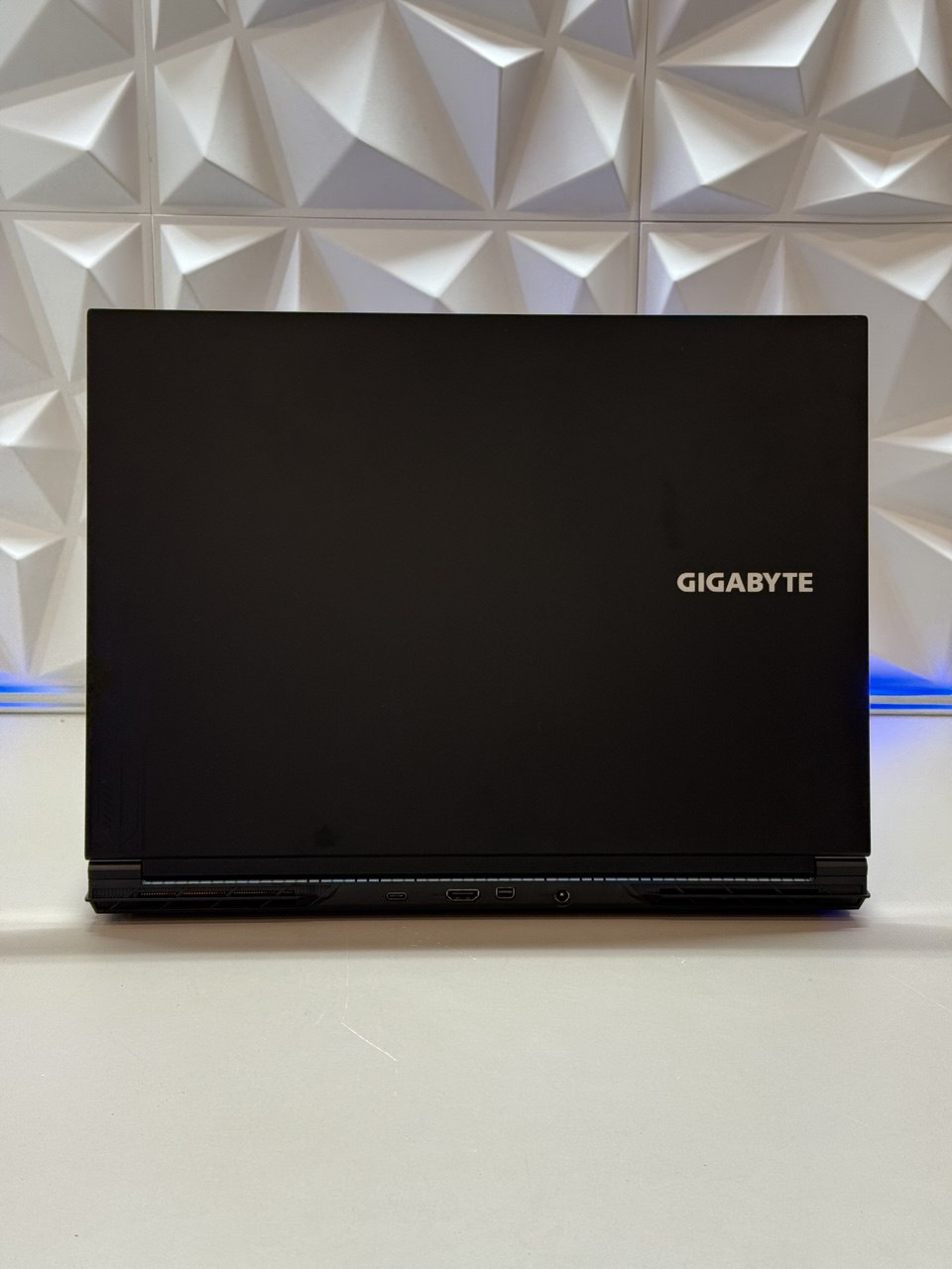 Ноутбук Gigabyte G6 i7 13620H/16Gb/SSD512Gb/RTX4060 8Gb/16"/IPS/FHD+/DOS/black