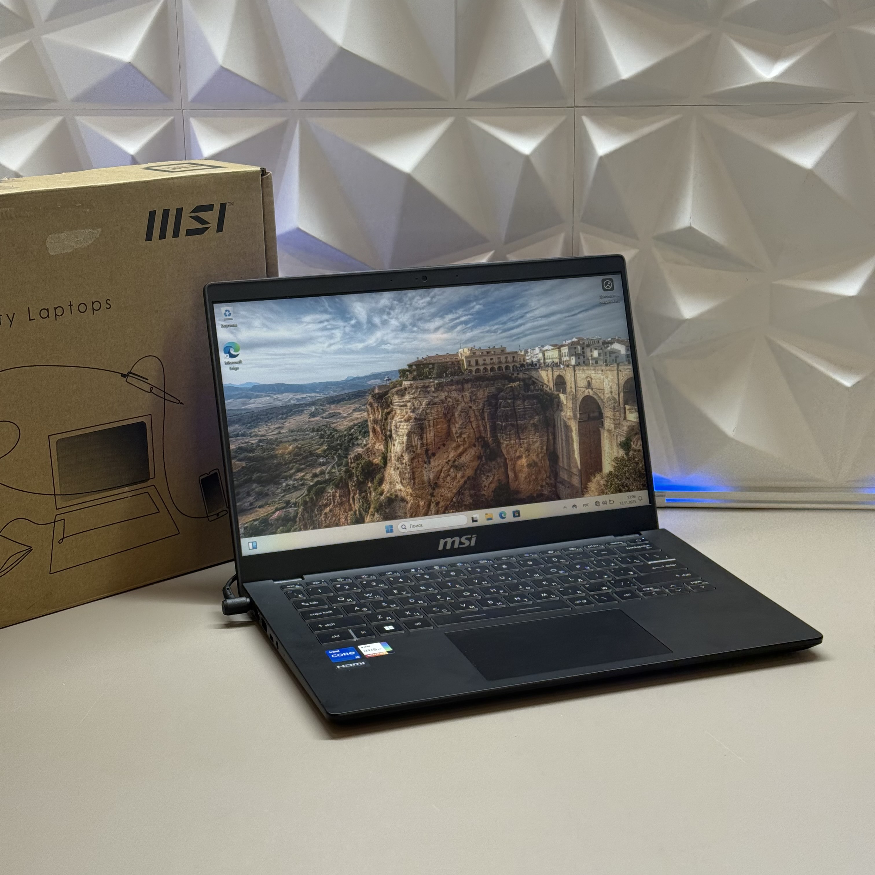 Ноутбук MSI Modern 14 C12M-232XRU