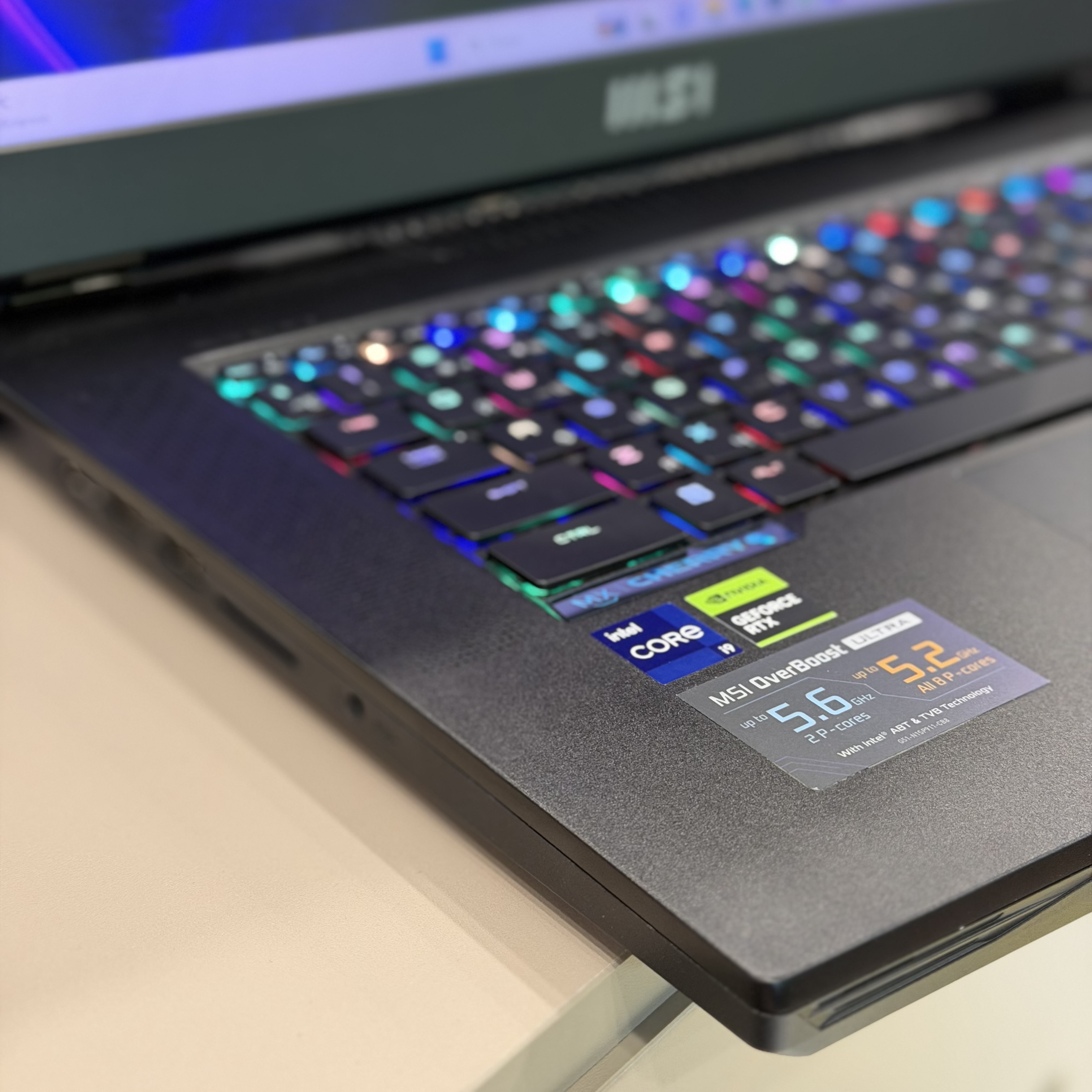 Ноутбук MSI Titan GT77HX 13VI-096RU i9-13980HX/32Gb/RTX 4090