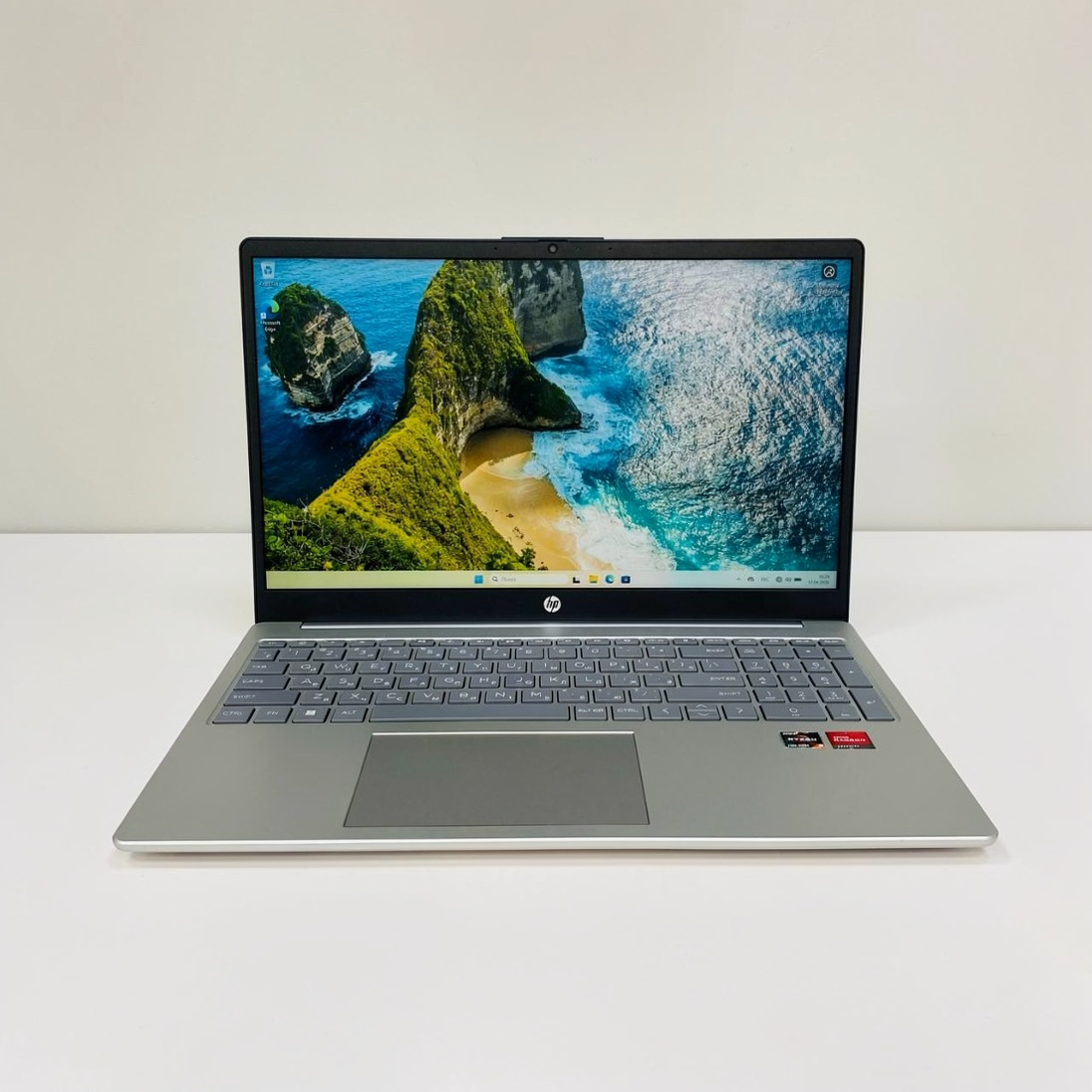 Ноутбук HP 15-fc0165nia Ryzen 3 7320U/8Gb/SSD512Gb/610M/15.6"