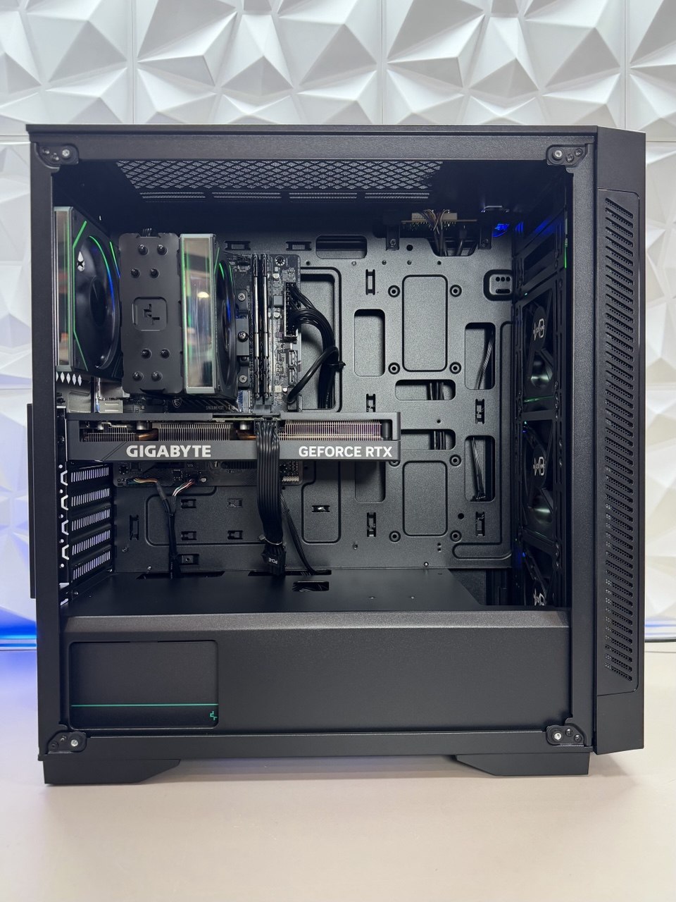 Игровой ПК i5-12400F/16Gb DDR4/RTX4060Ti 8Gb/1Tb SSD/650W