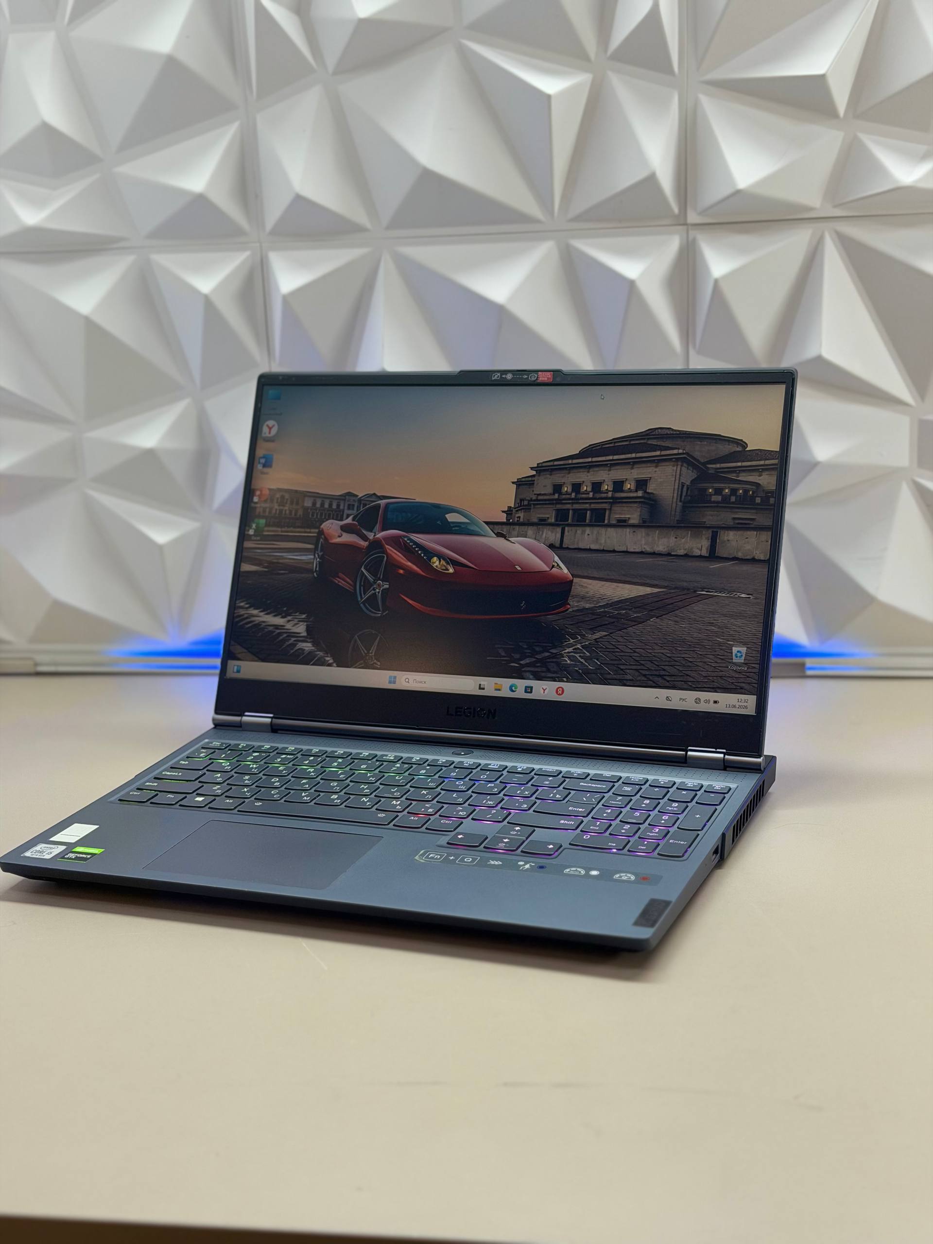 Ноутбук Lenovo Legion 7 15IMH05 i5-10300H/16Gb DDR4/GTX1660Ti 6Gb/512Gb SSD/15.6"