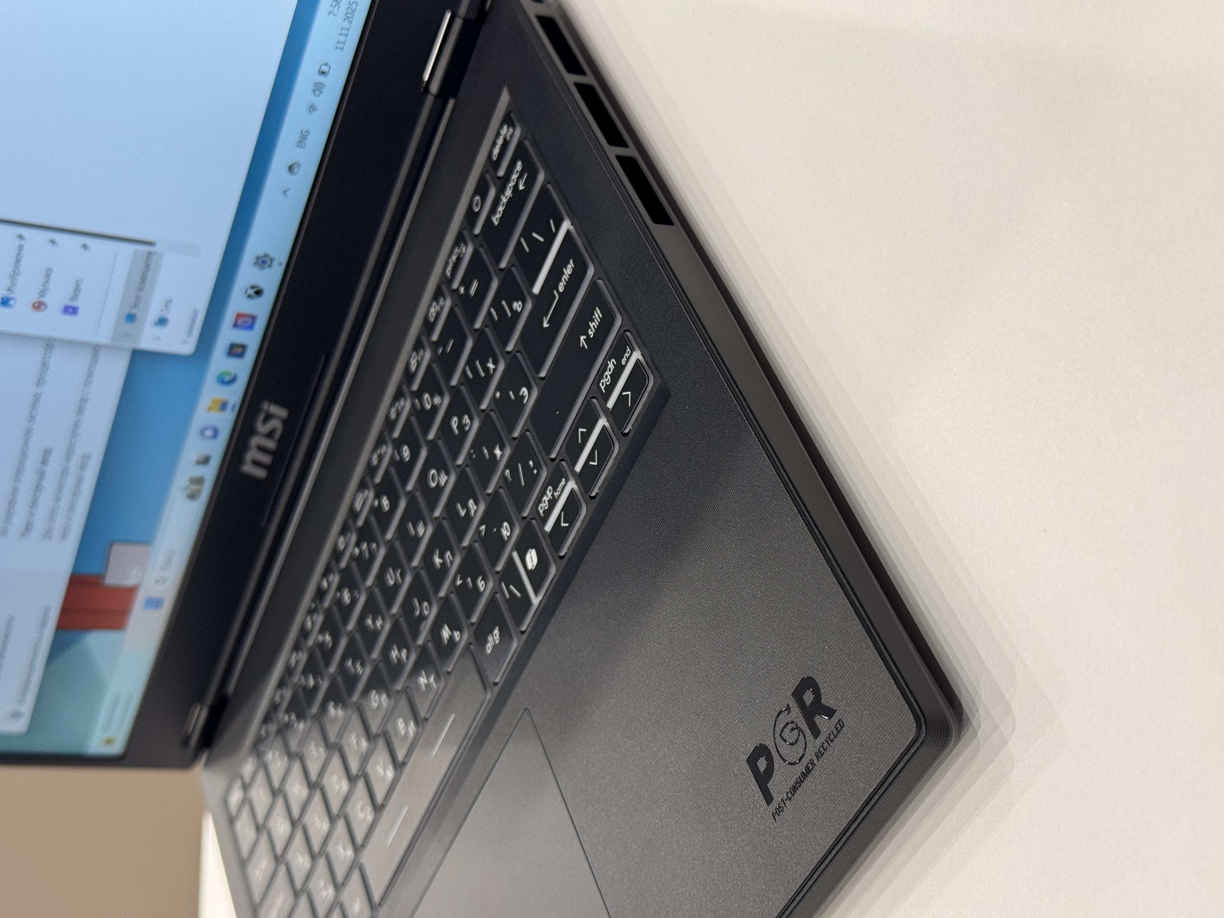 Ноутбук MSI Modern 14 H D13MG-088XRU i5-13420H/16Gb/512Gb SSD