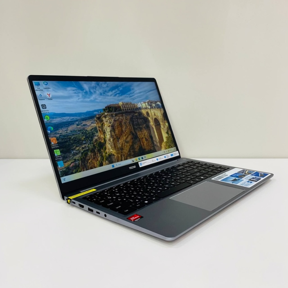 Ноутбук Tecno MegaBook K15SDA Ryzen 5 7430U/16Gb/SSD1Tb/15.6"